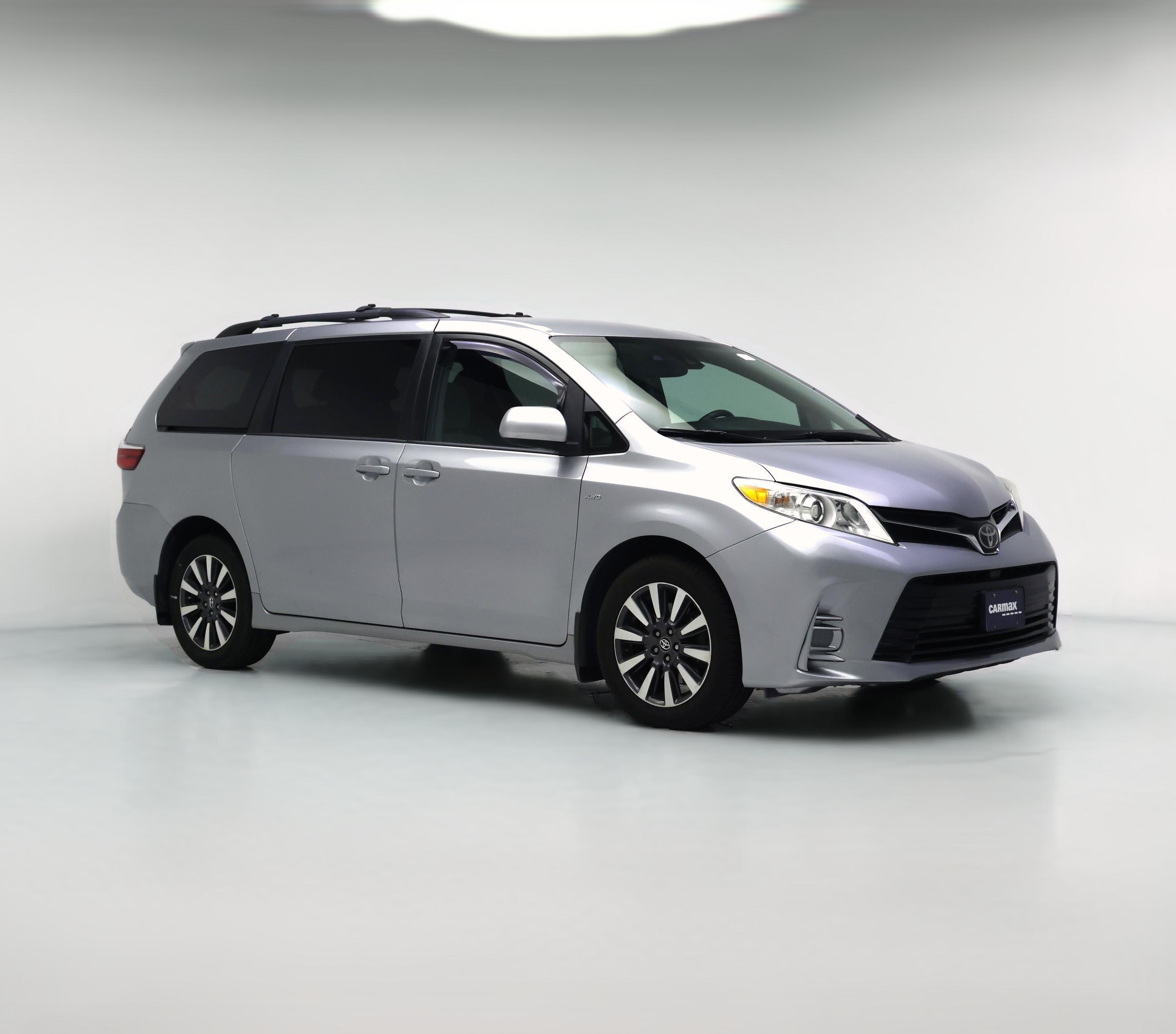 Thumbnail: 2018 Toyota Sienna - 1
