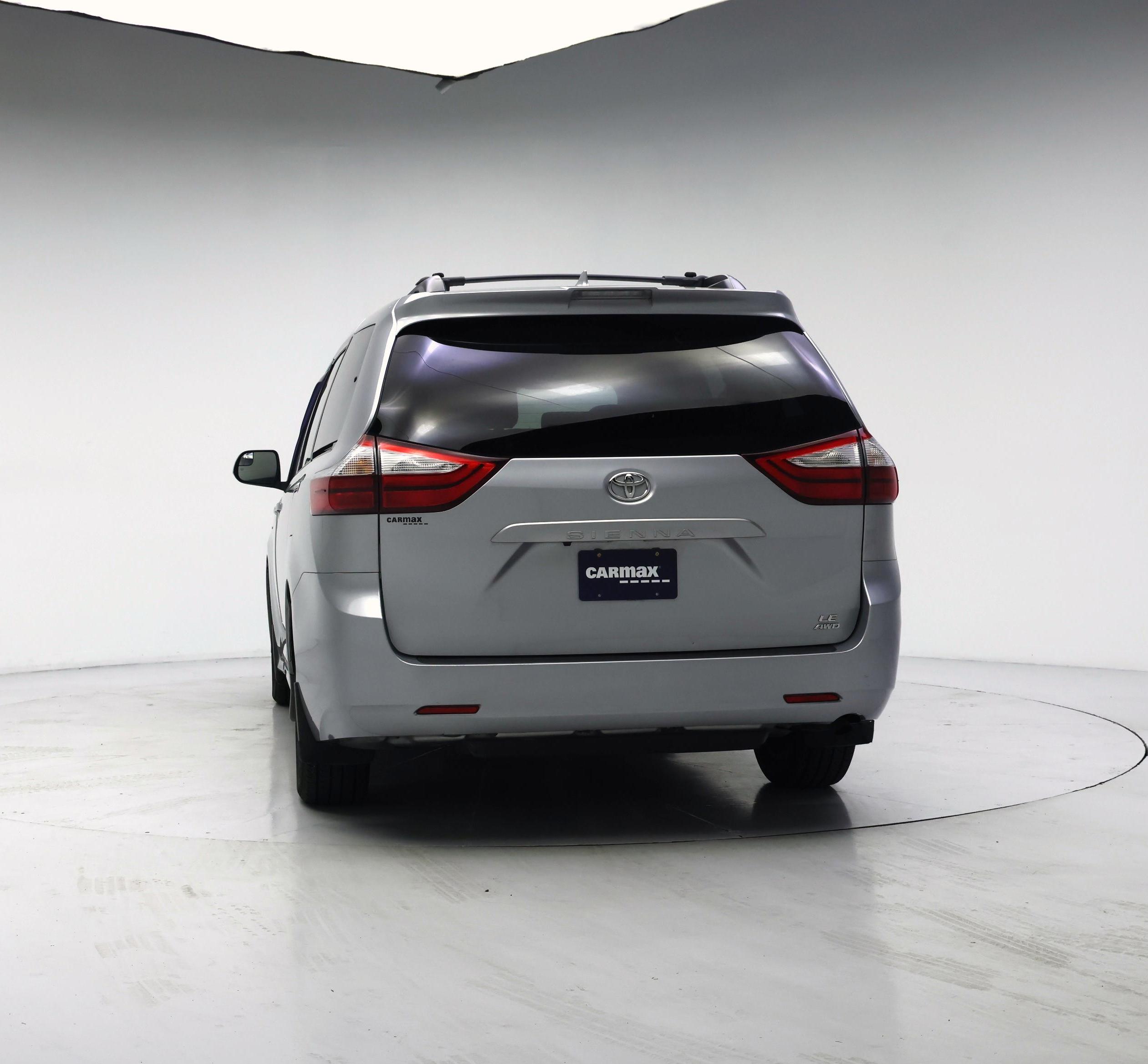 Thumbnail: 2018 Toyota Sienna - 6
