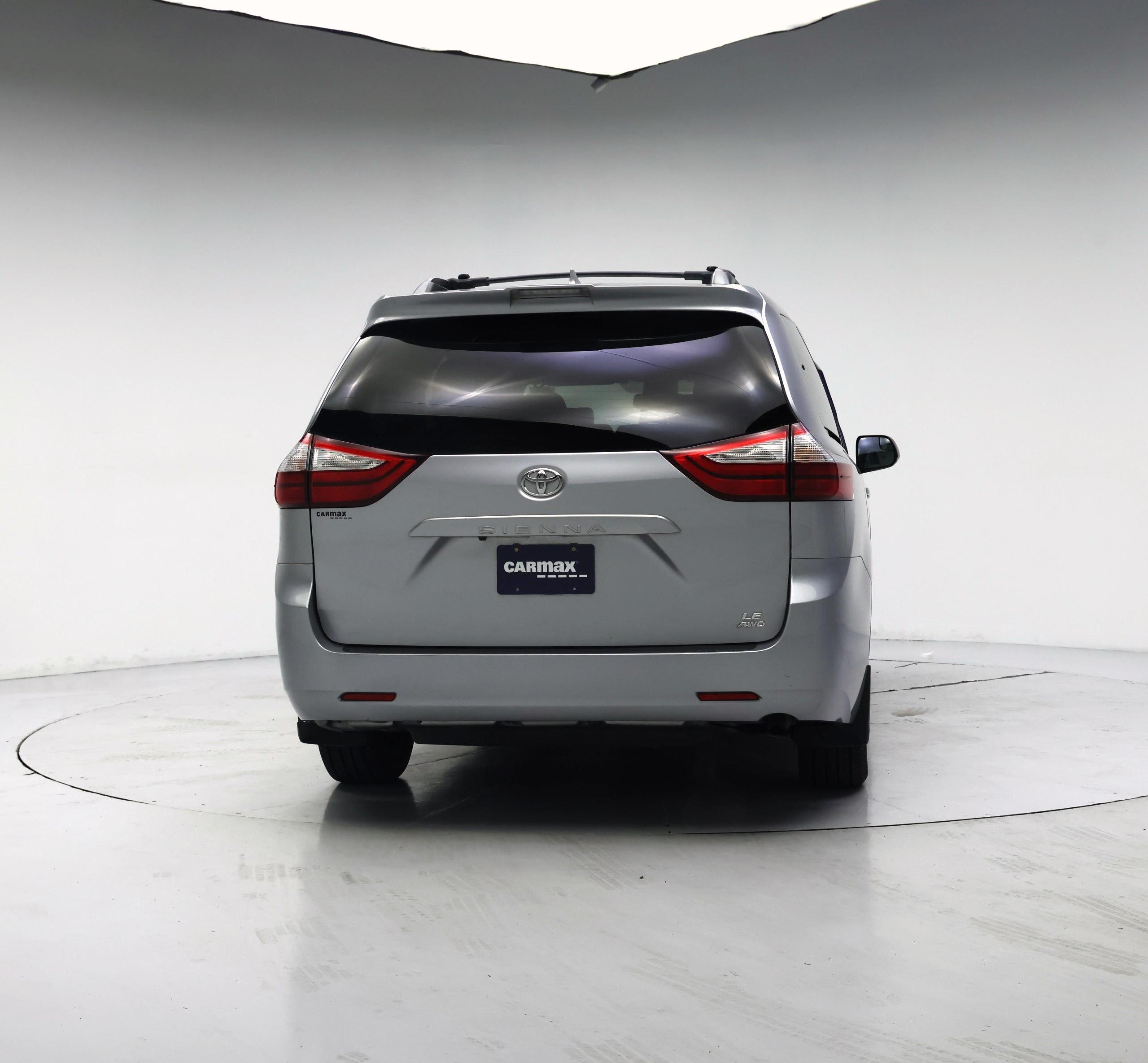 Thumbnail: 2018 Toyota Sienna - 8