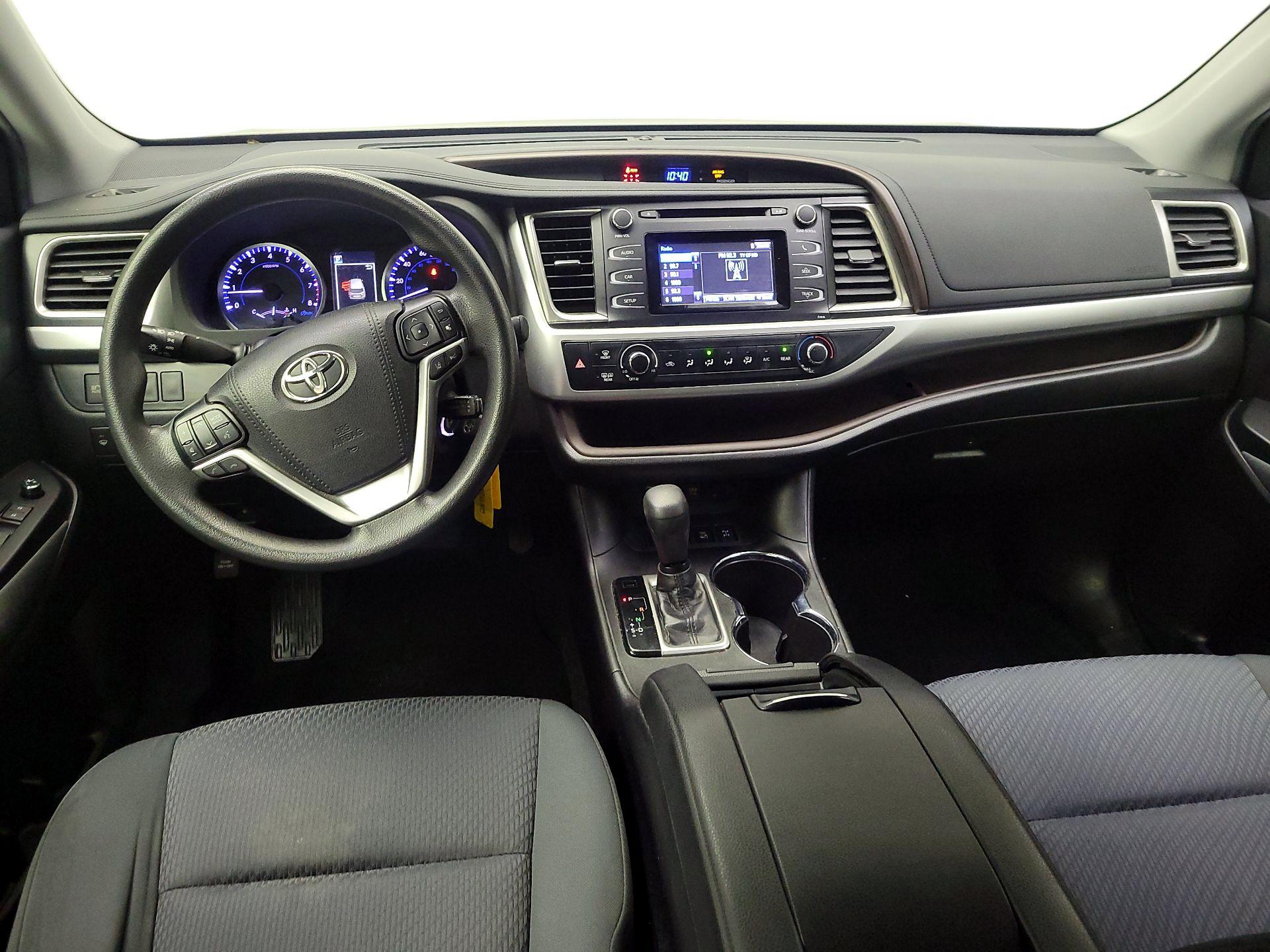 Thumbnail: 2019 Toyota Highlander - 9