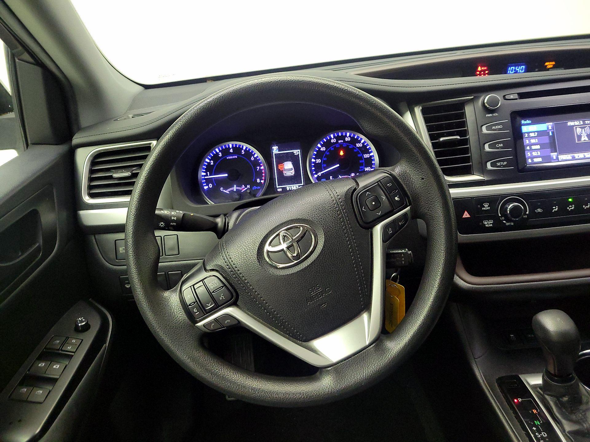 Thumbnail: 2019 Toyota Highlander - 10