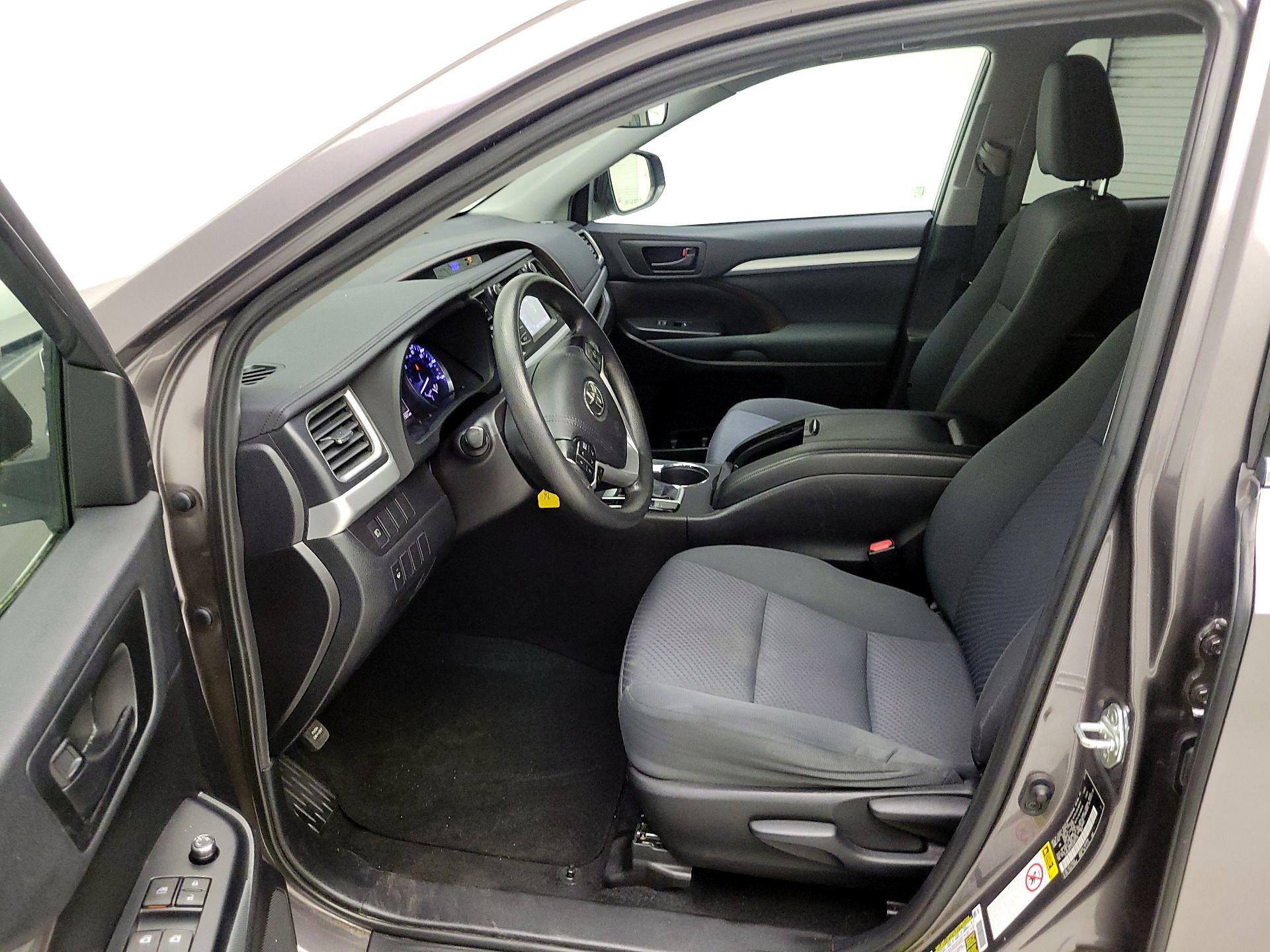 Thumbnail: 2019 Toyota Highlander - 11