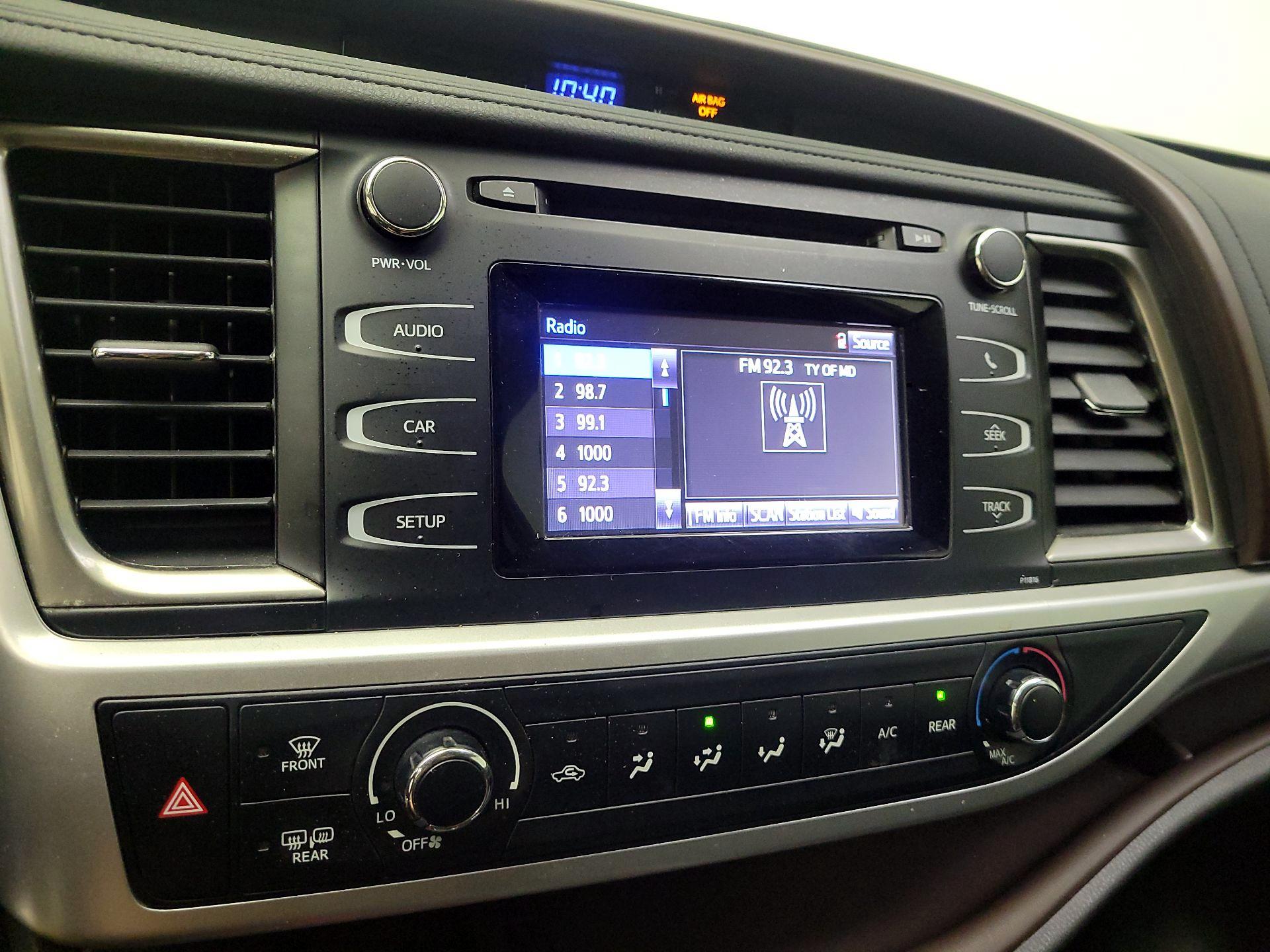 Thumbnail: 2019 Toyota Highlander - 15