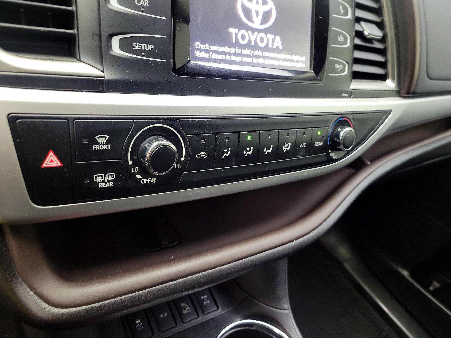 Thumbnail: 2019 Toyota Highlander - 16