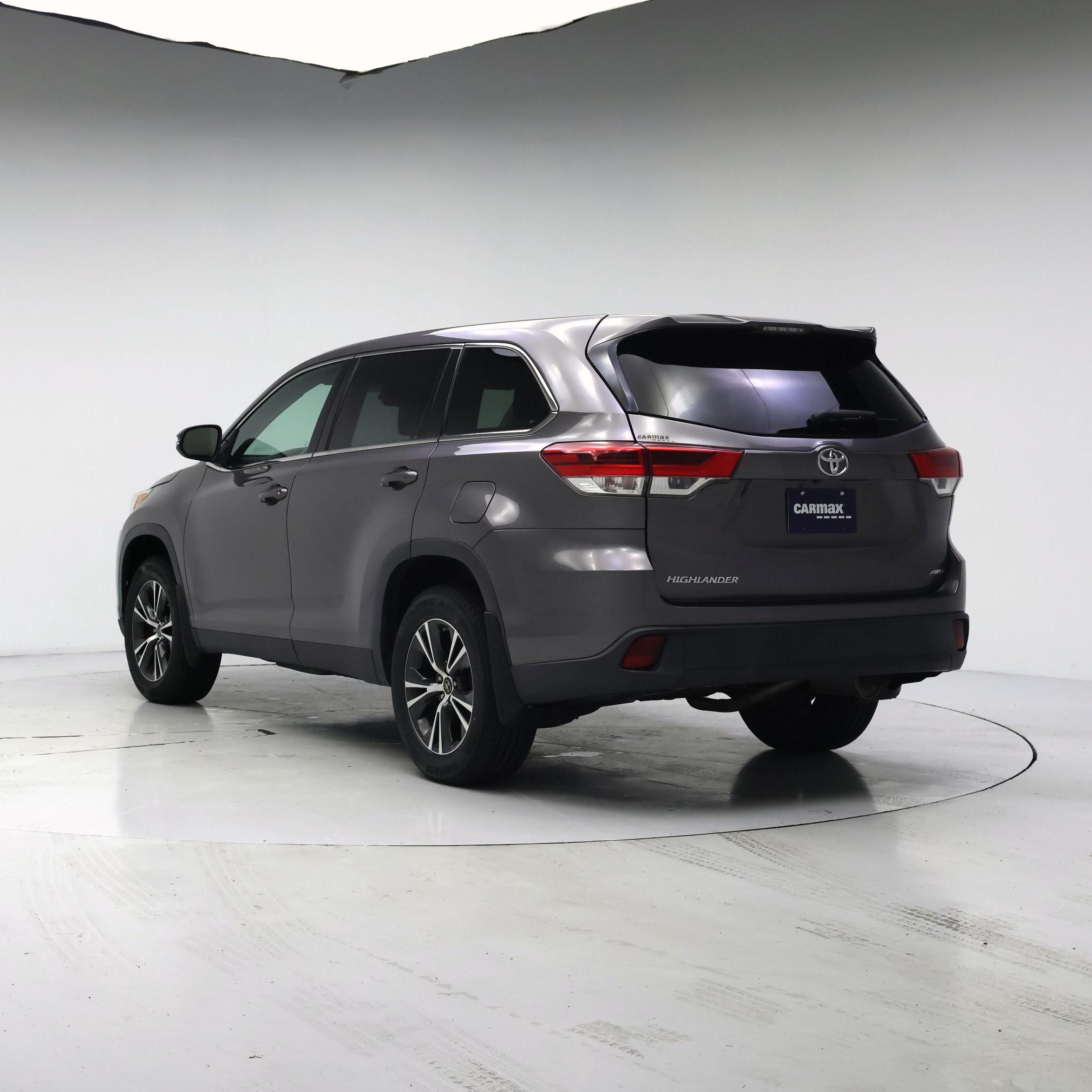 Thumbnail: 2019 Toyota Highlander - 2