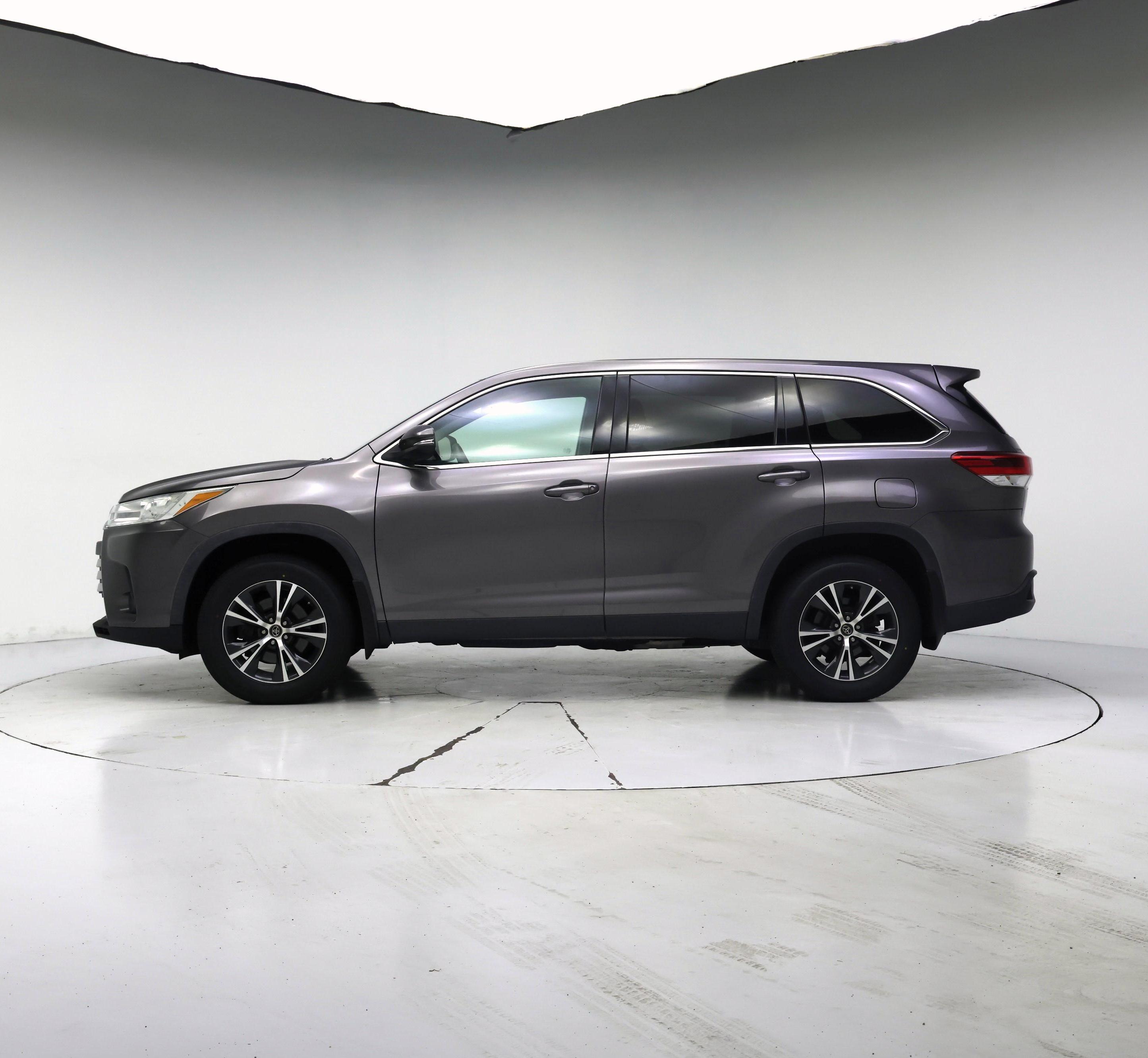 Thumbnail: 2019 Toyota Highlander - 3