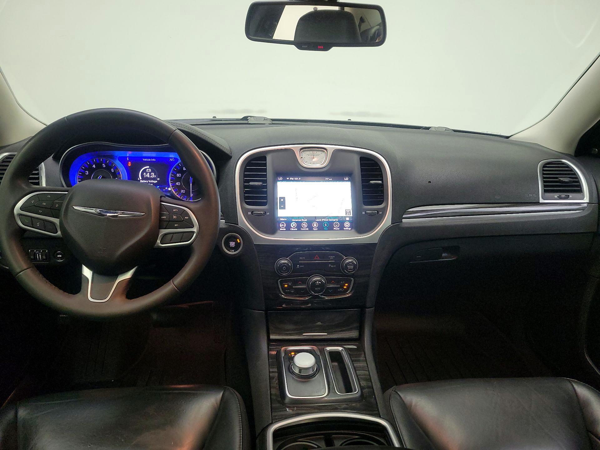 Thumbnail: 2022 Chrysler 300 - 9