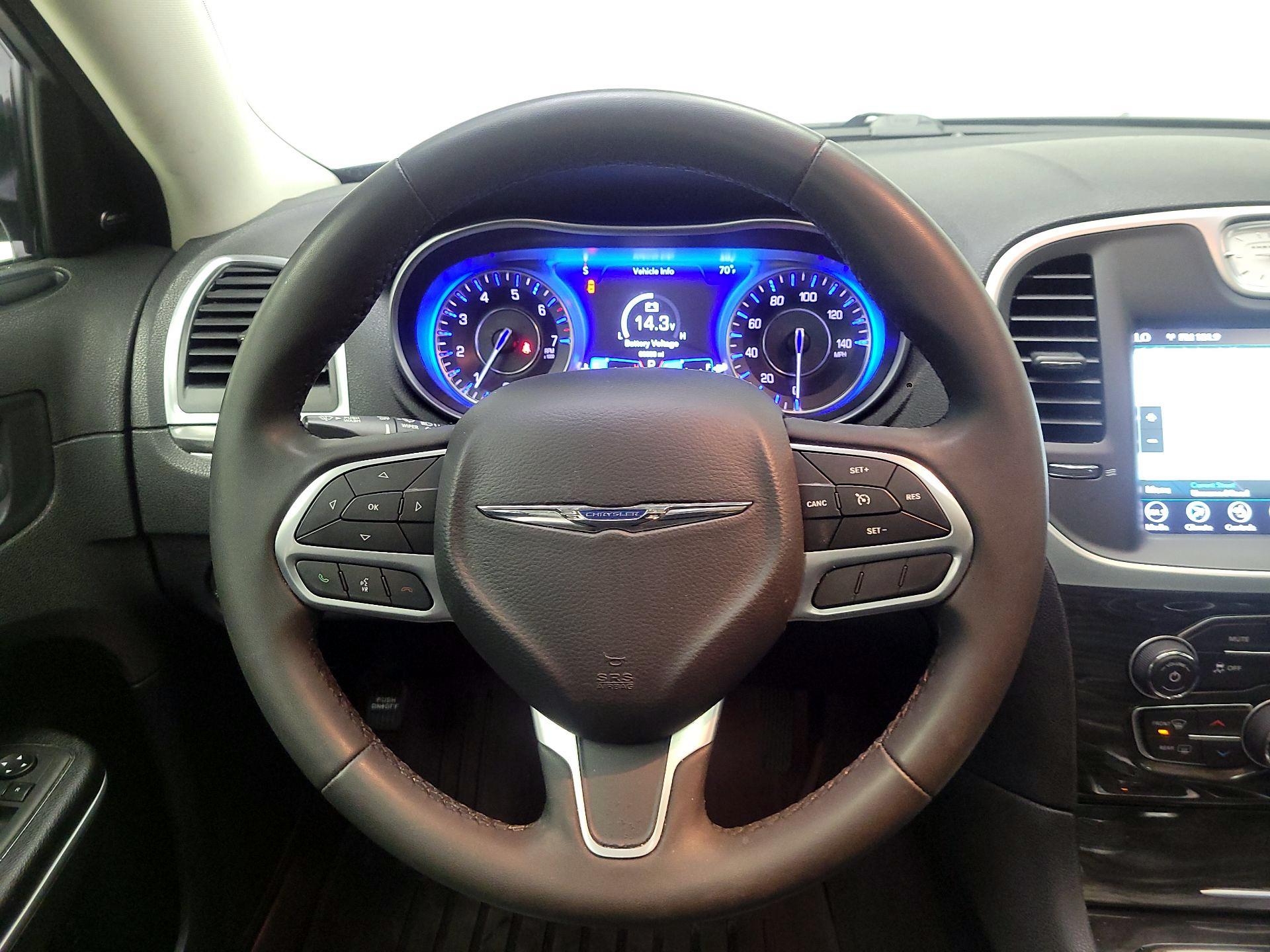 Thumbnail: 2022 Chrysler 300 - 10