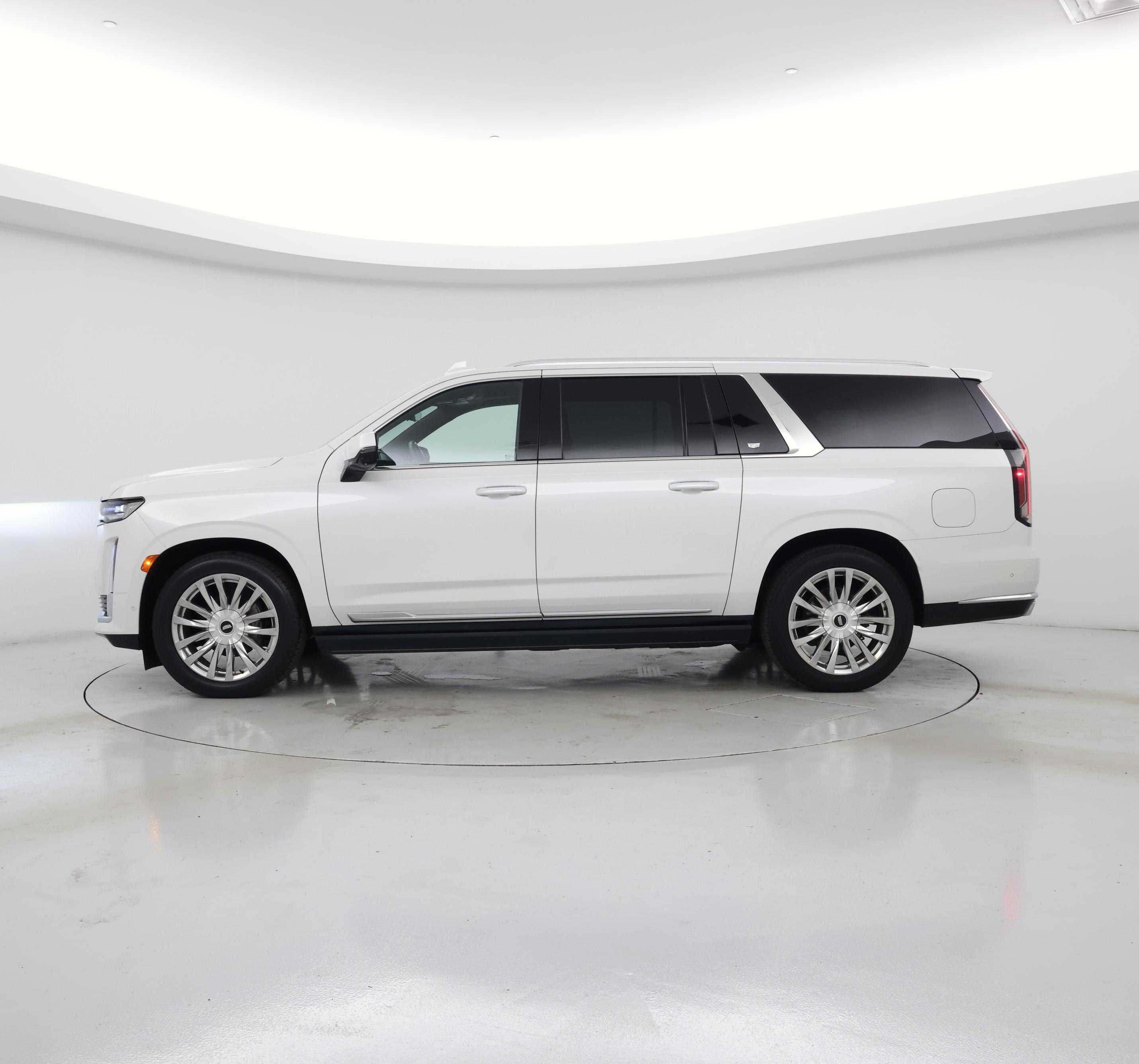 Thumbnail: 2022 Cadillac Escalade - 3