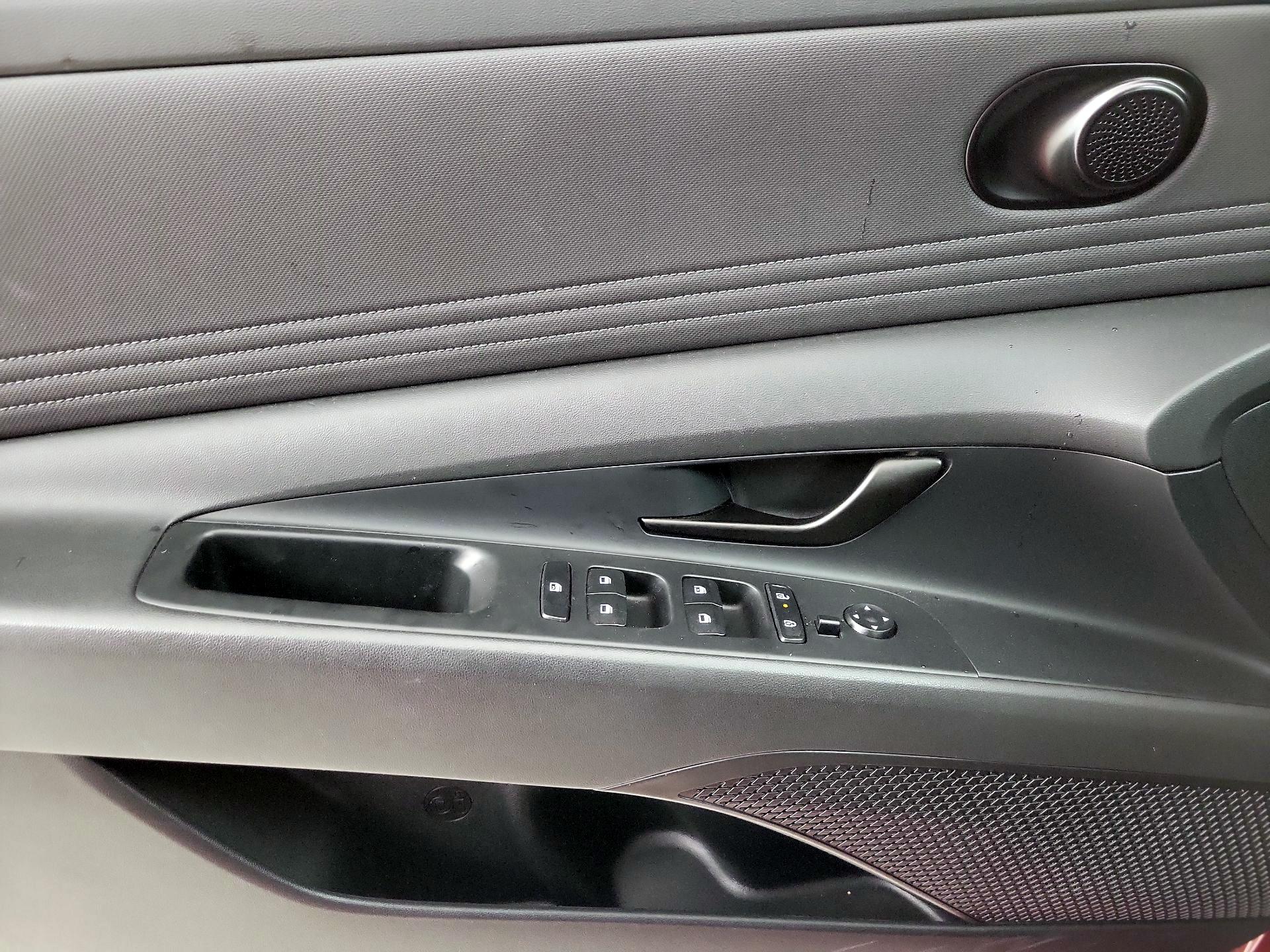 Thumbnail: 2025 Hyundai Elantra - 12