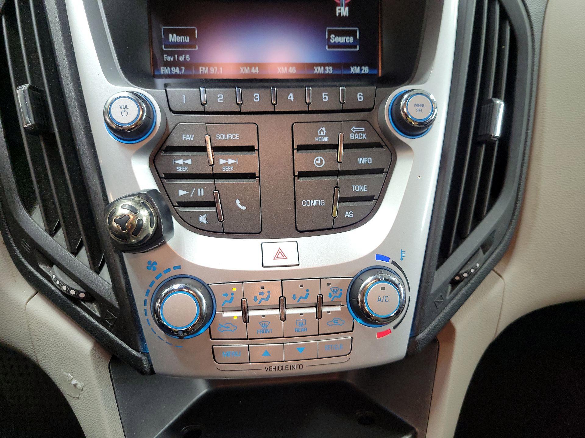 Thumbnail: 2016 Chevrolet Equinox - 16