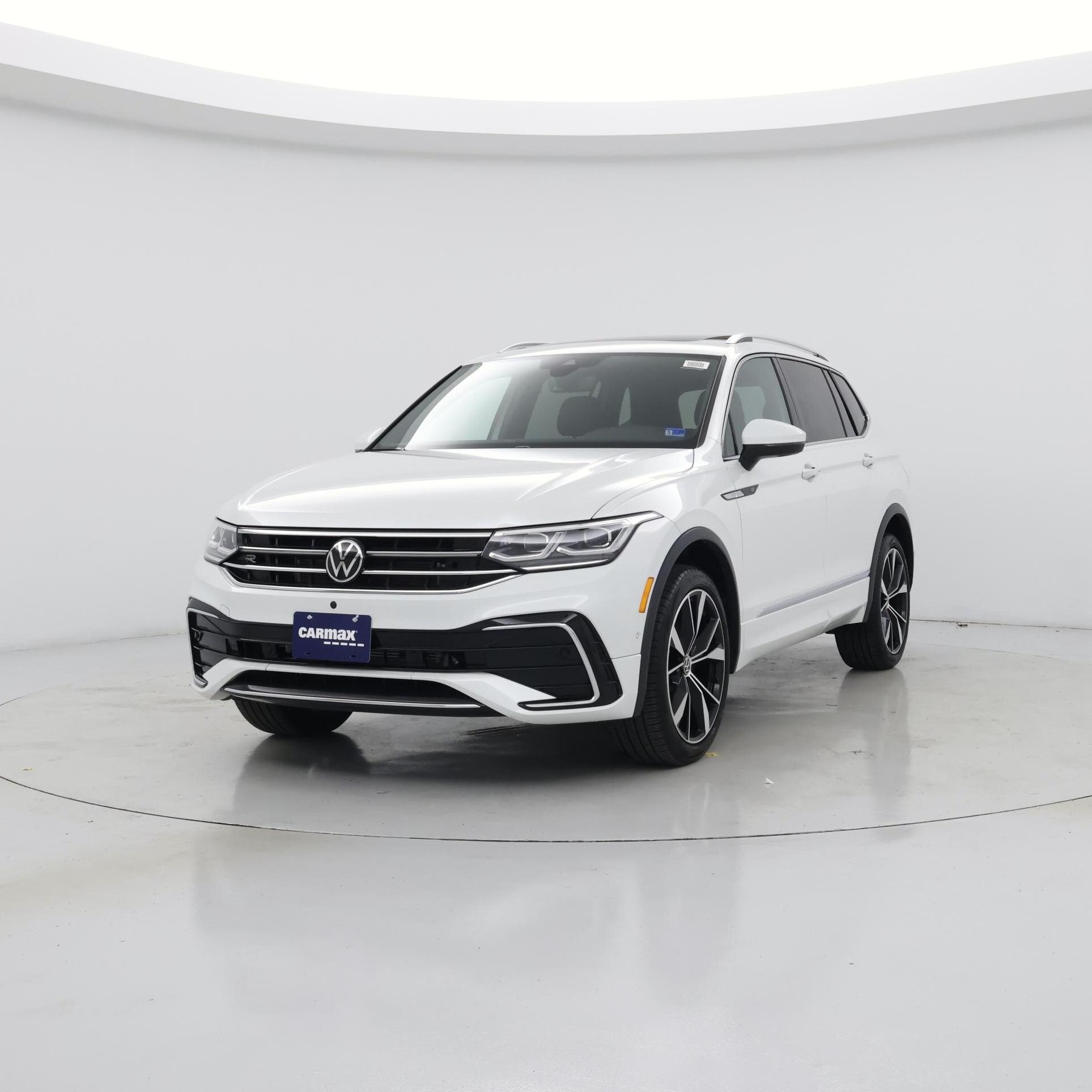 Thumbnail: 2023 Volkswagen Tiguan - 4