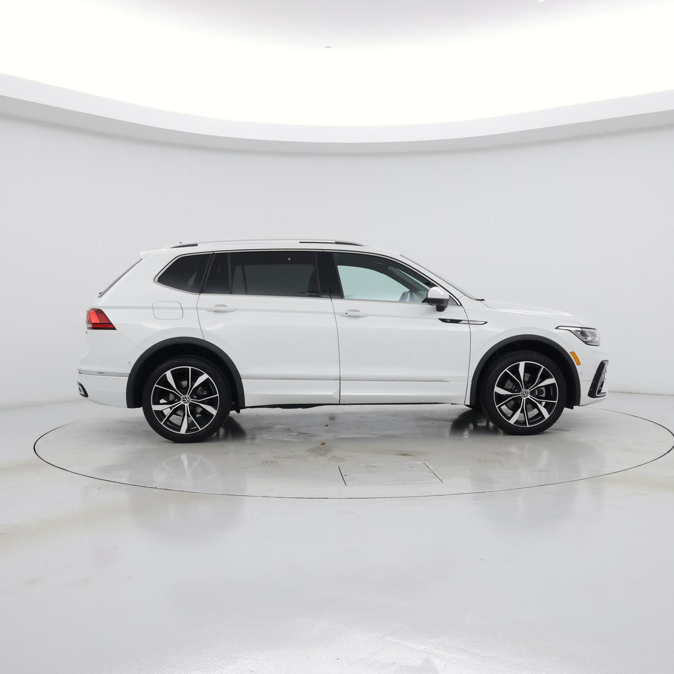 Thumbnail: 2023 Volkswagen Tiguan - 7