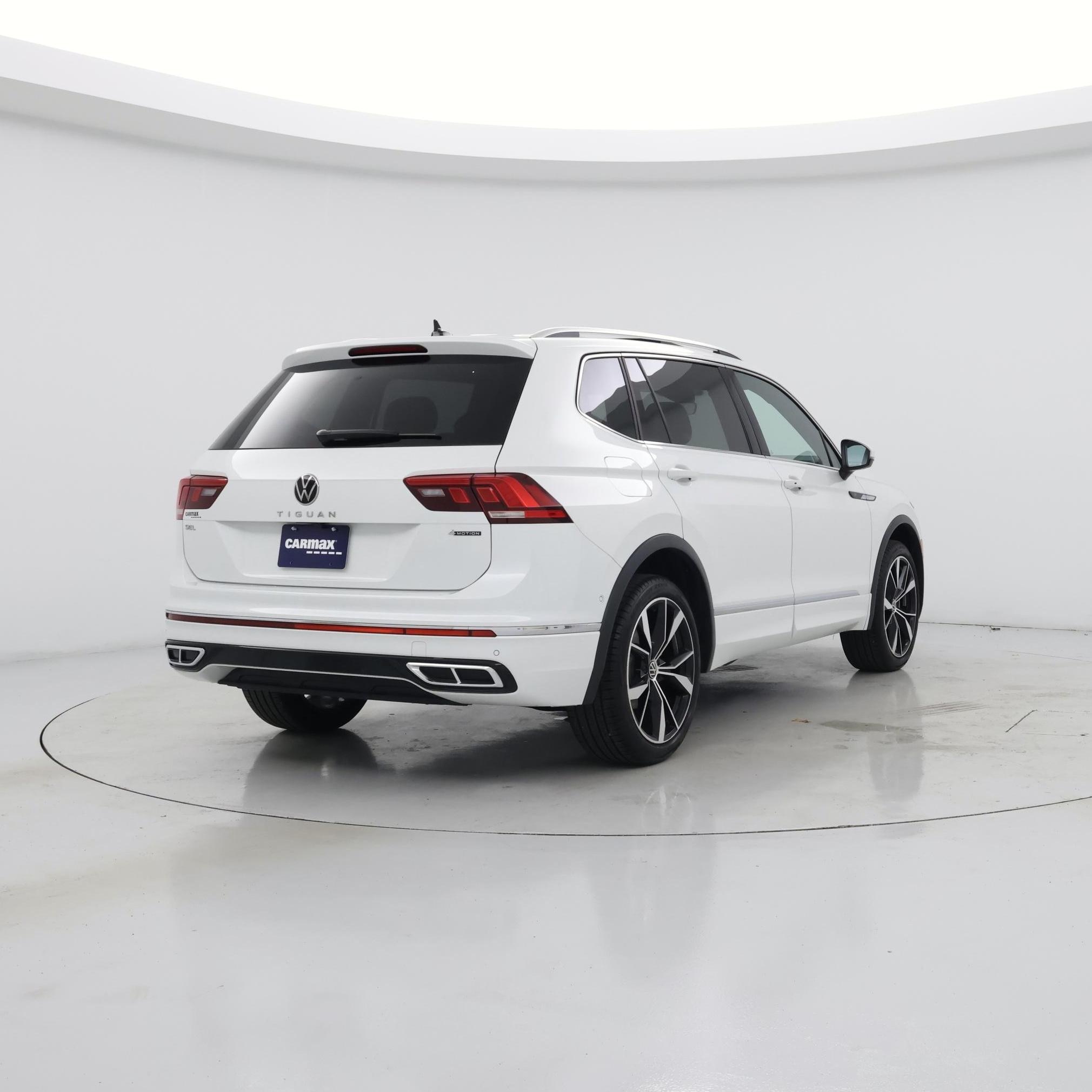 Thumbnail: 2023 Volkswagen Tiguan - 8