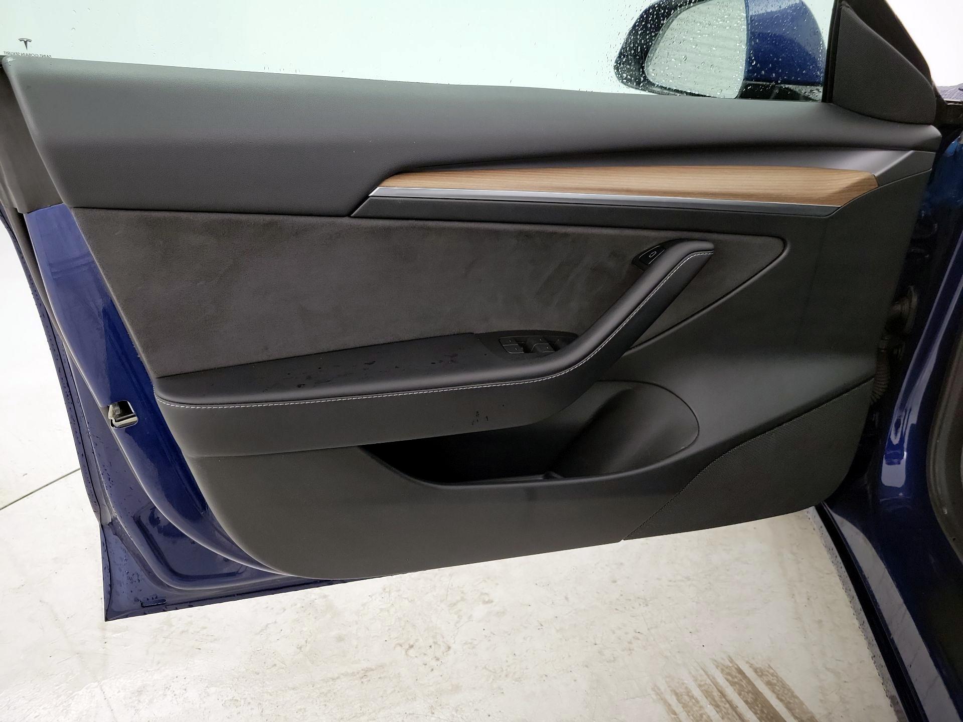Thumbnail: 2023 Tesla Model 3 - 12