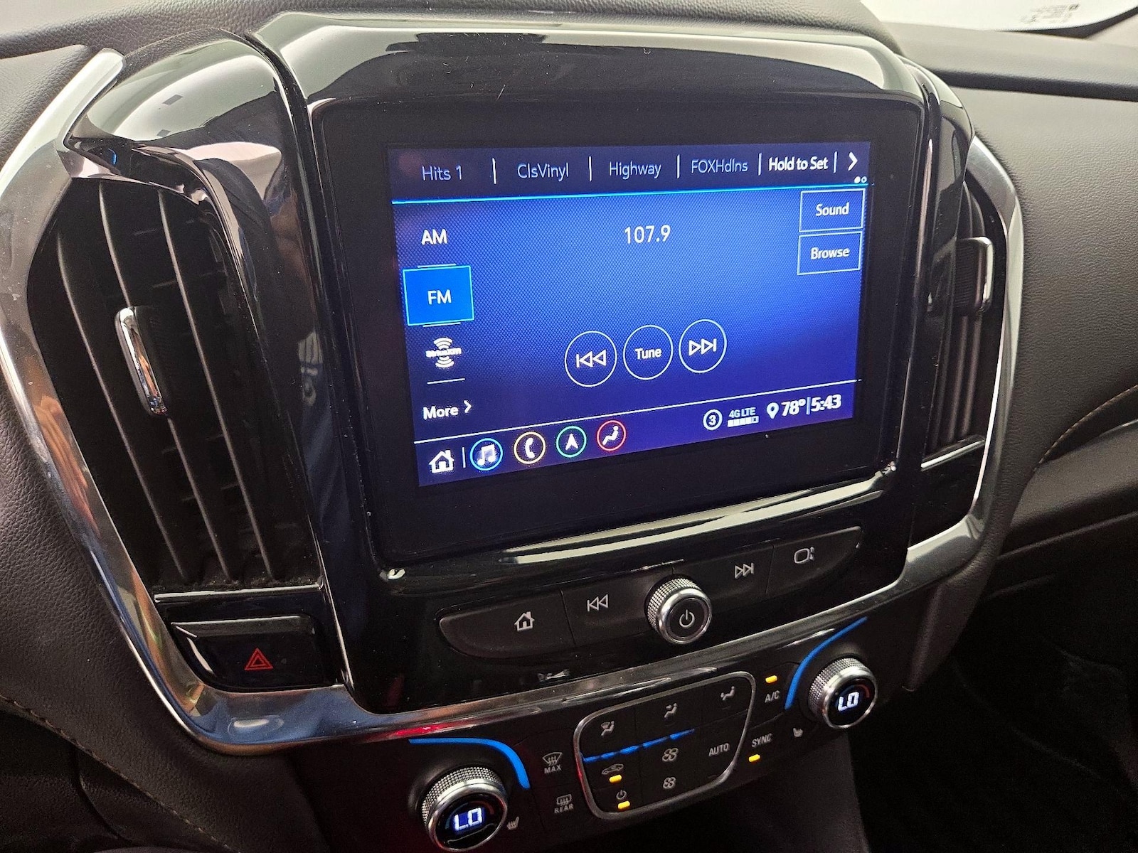 2020 Chevrolet Traverse 3LT - Photo 17