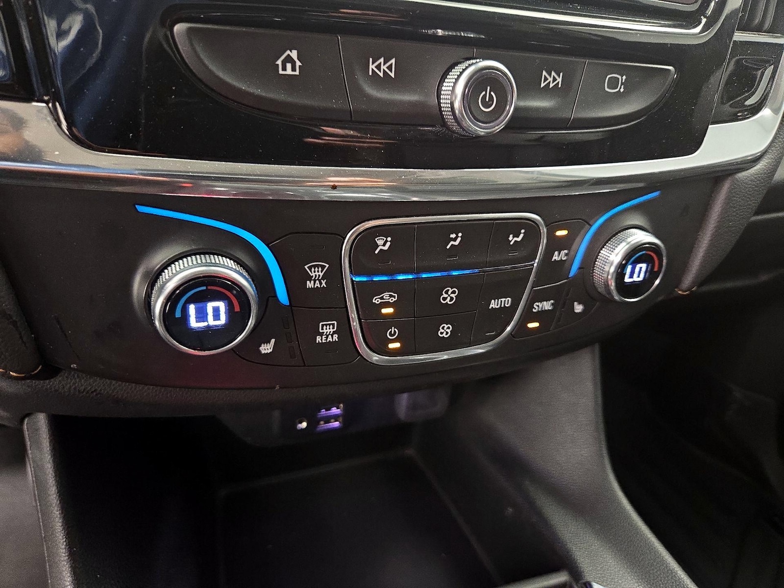 2020 Chevrolet Traverse 3LT - Photo 18