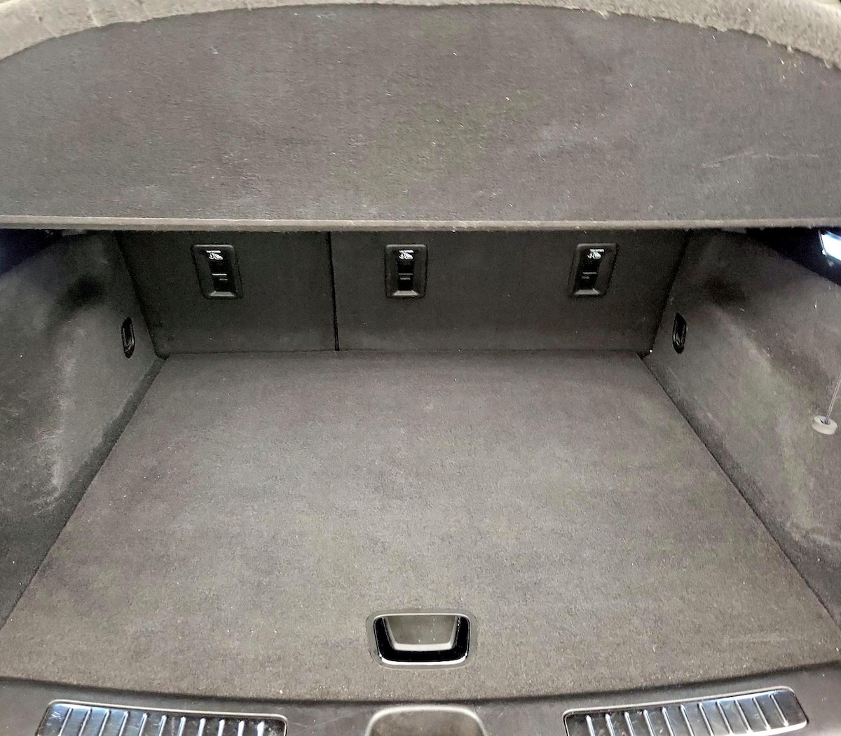 Trunk/Cargo (Seats Up)