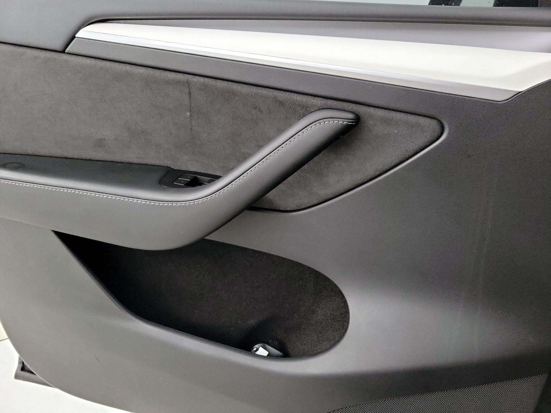 Thumbnail: 2023 Tesla Model Y - 12