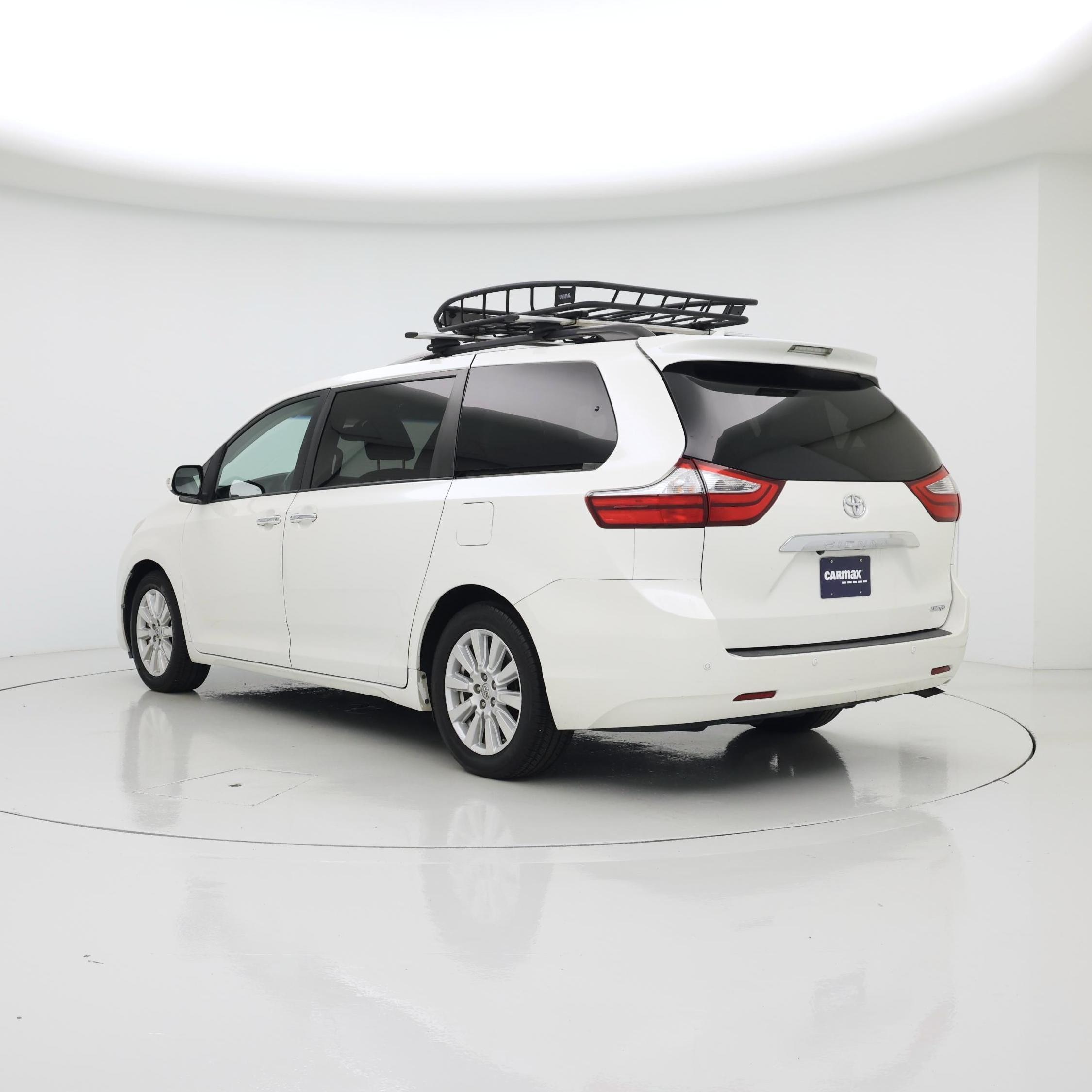 Thumbnail: 2017 Toyota Sienna - 2