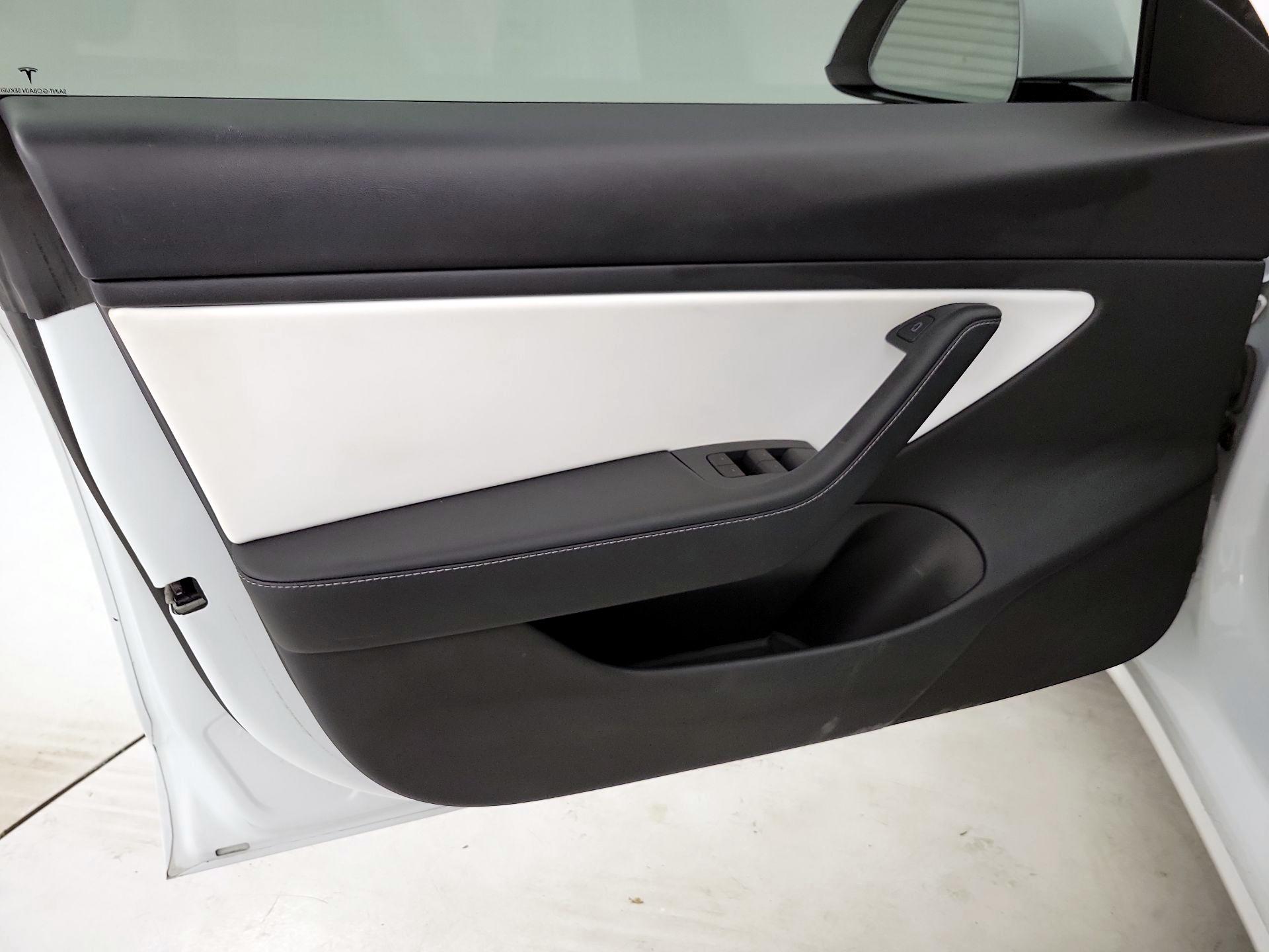 Thumbnail: 2021 Tesla Model 3 - 12