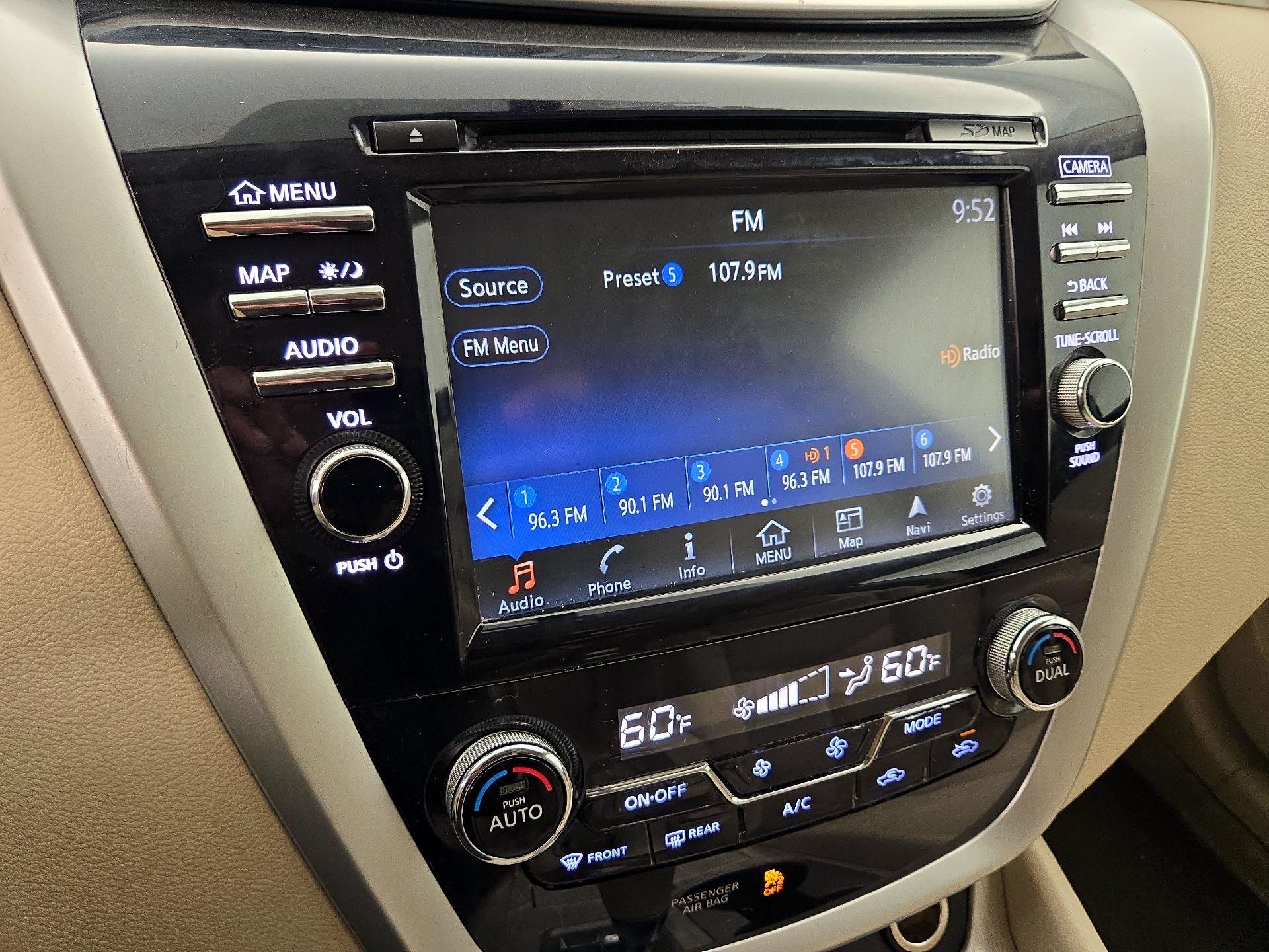 Thumbnail: 2015 Nissan Murano - 16