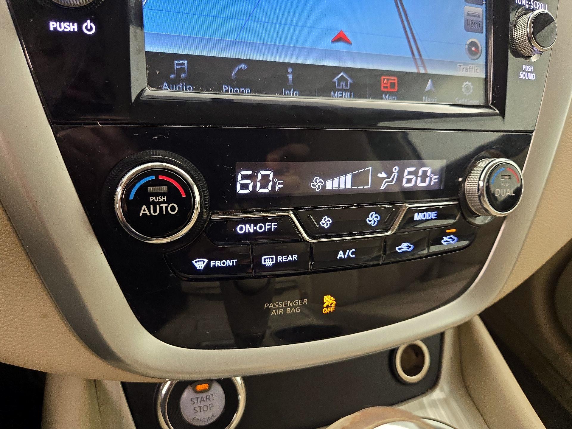 Thumbnail: 2015 Nissan Murano - 17