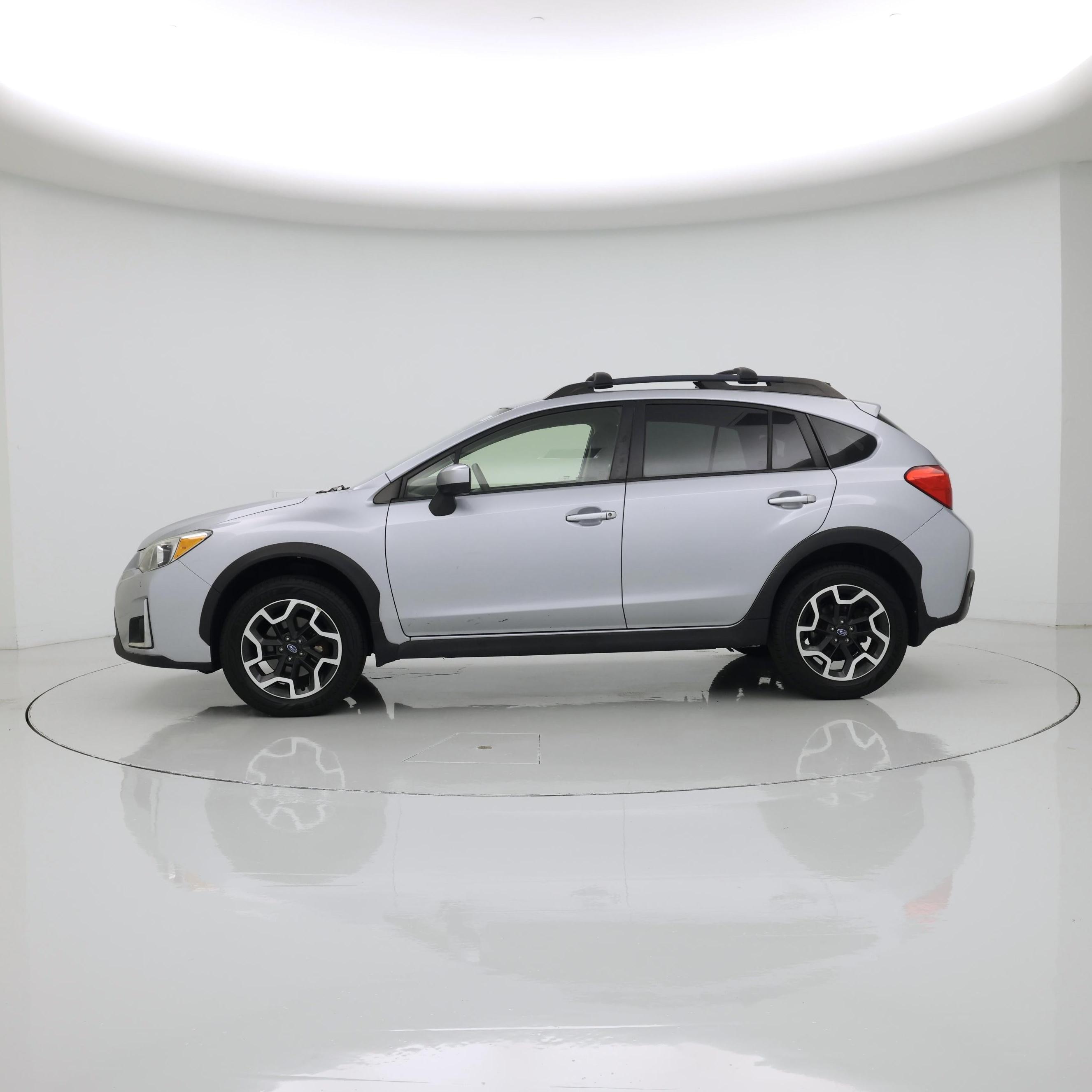 Thumbnail: 2017 Subaru Crosstrek - 3