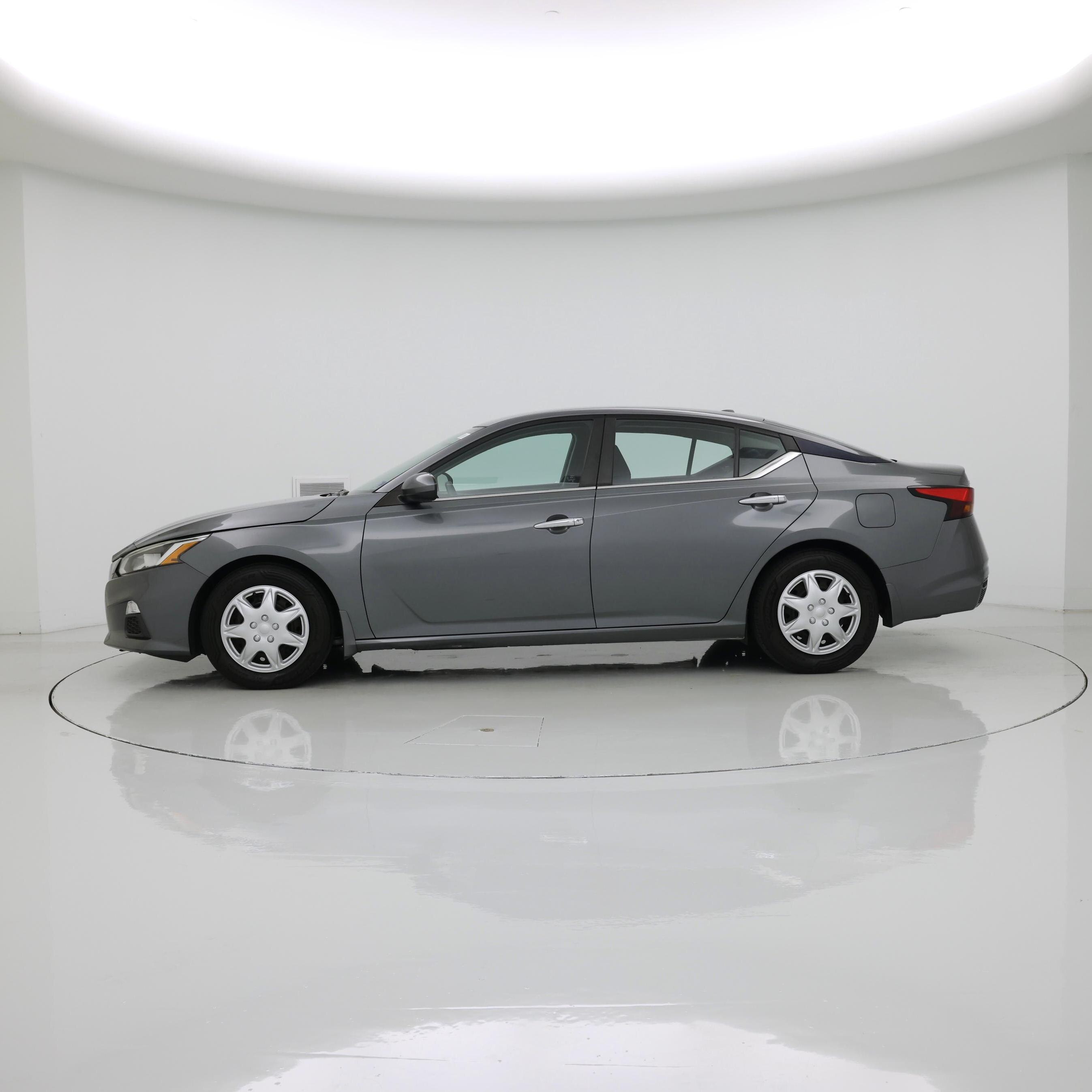Thumbnail: 2020 Nissan Altima - 3