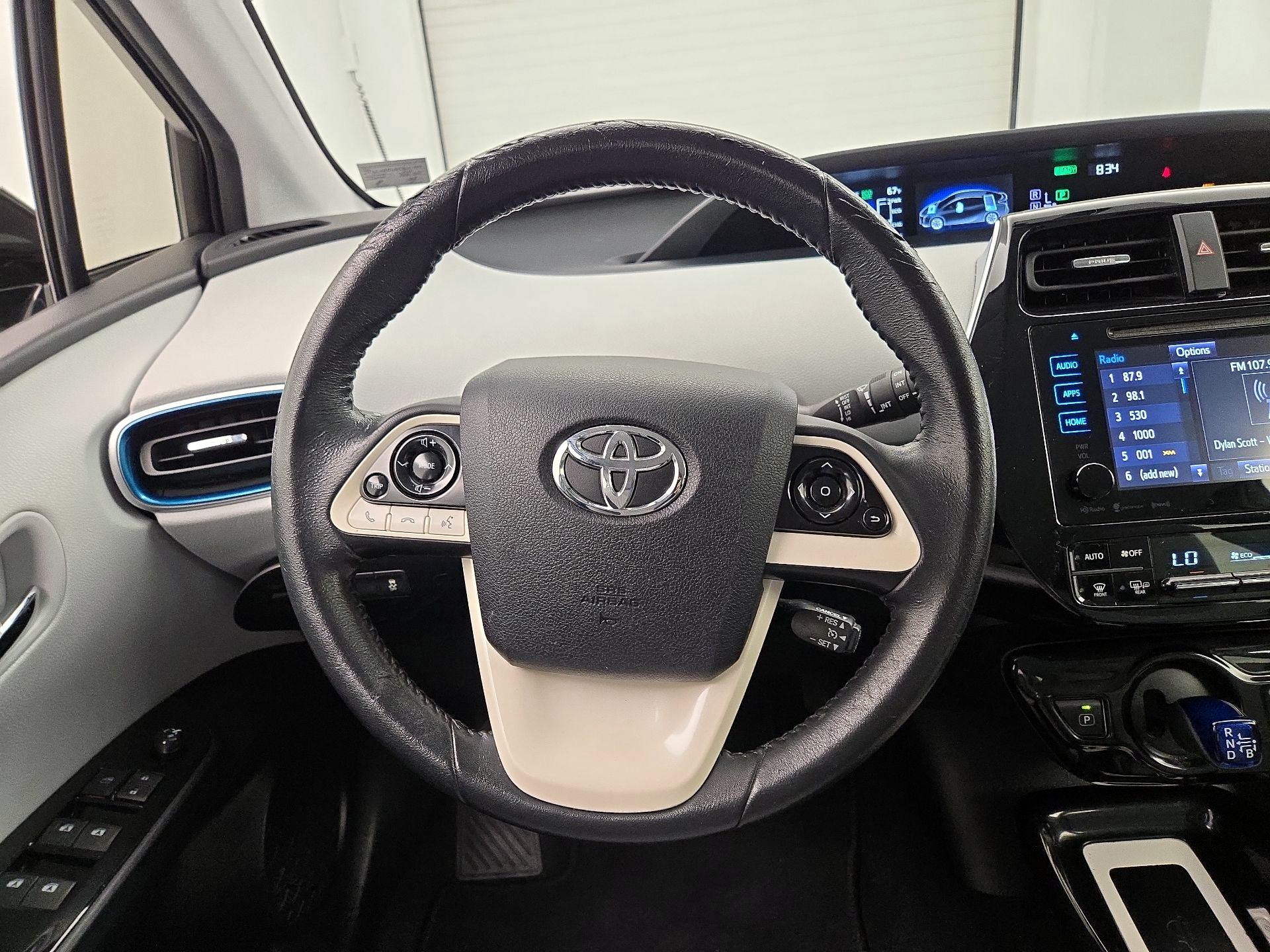 Thumbnail: 2016 Toyota Prius - 10