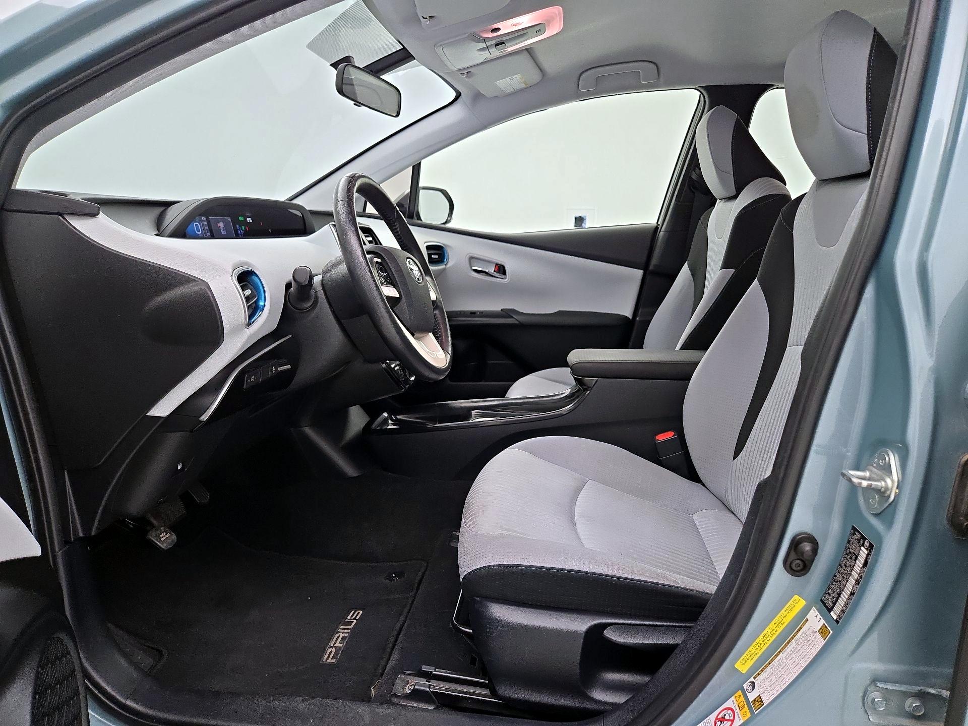 Thumbnail: 2016 Toyota Prius - 11