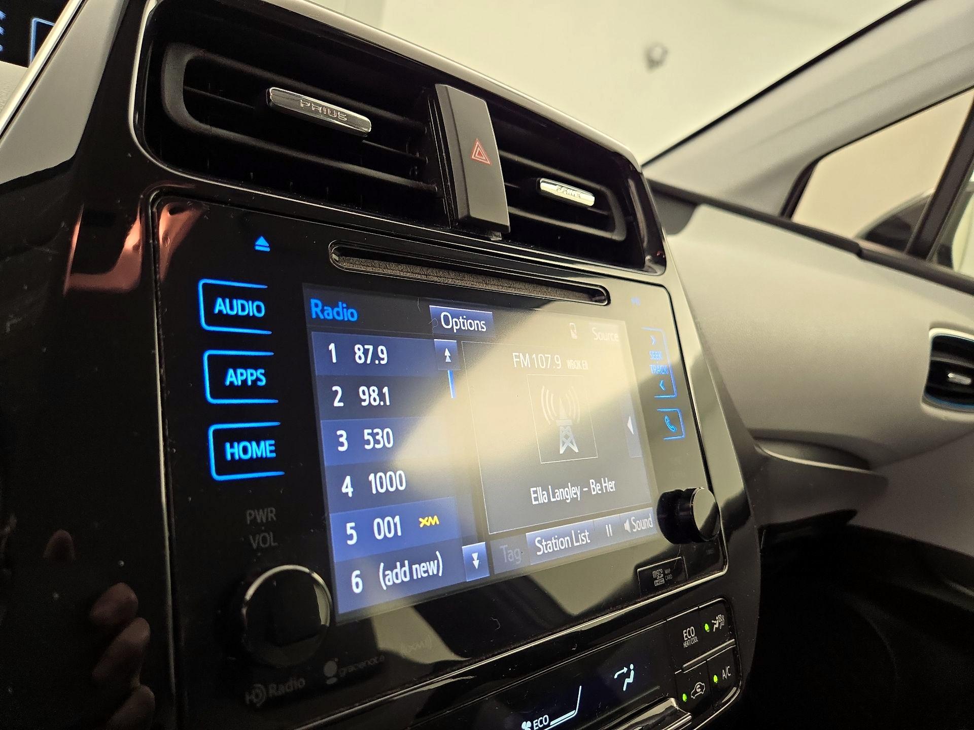 Thumbnail: 2016 Toyota Prius - 15