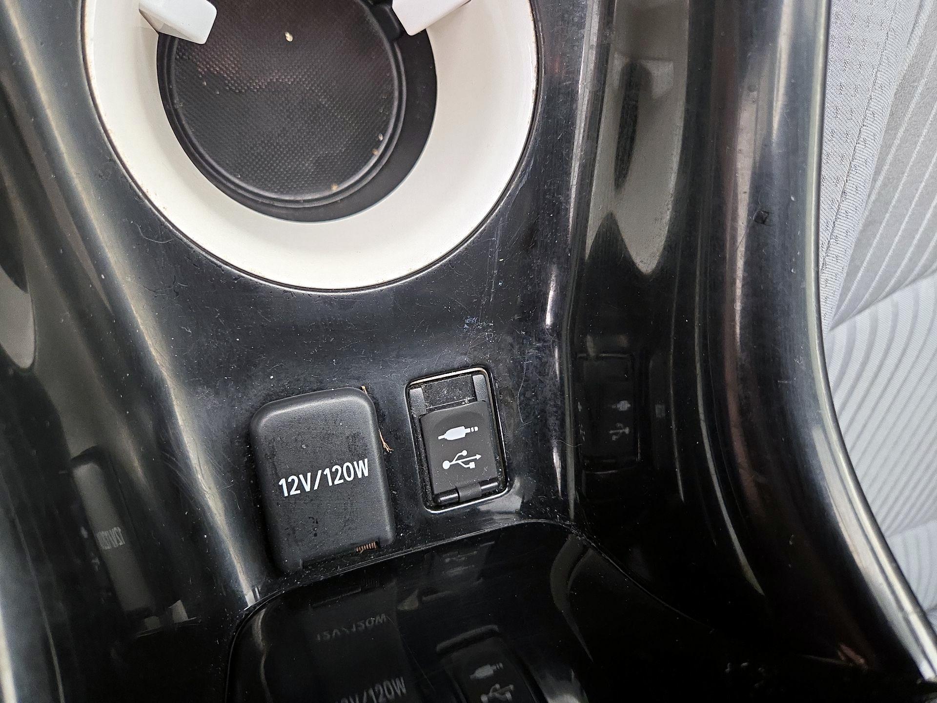 Thumbnail: 2016 Toyota Prius - 18