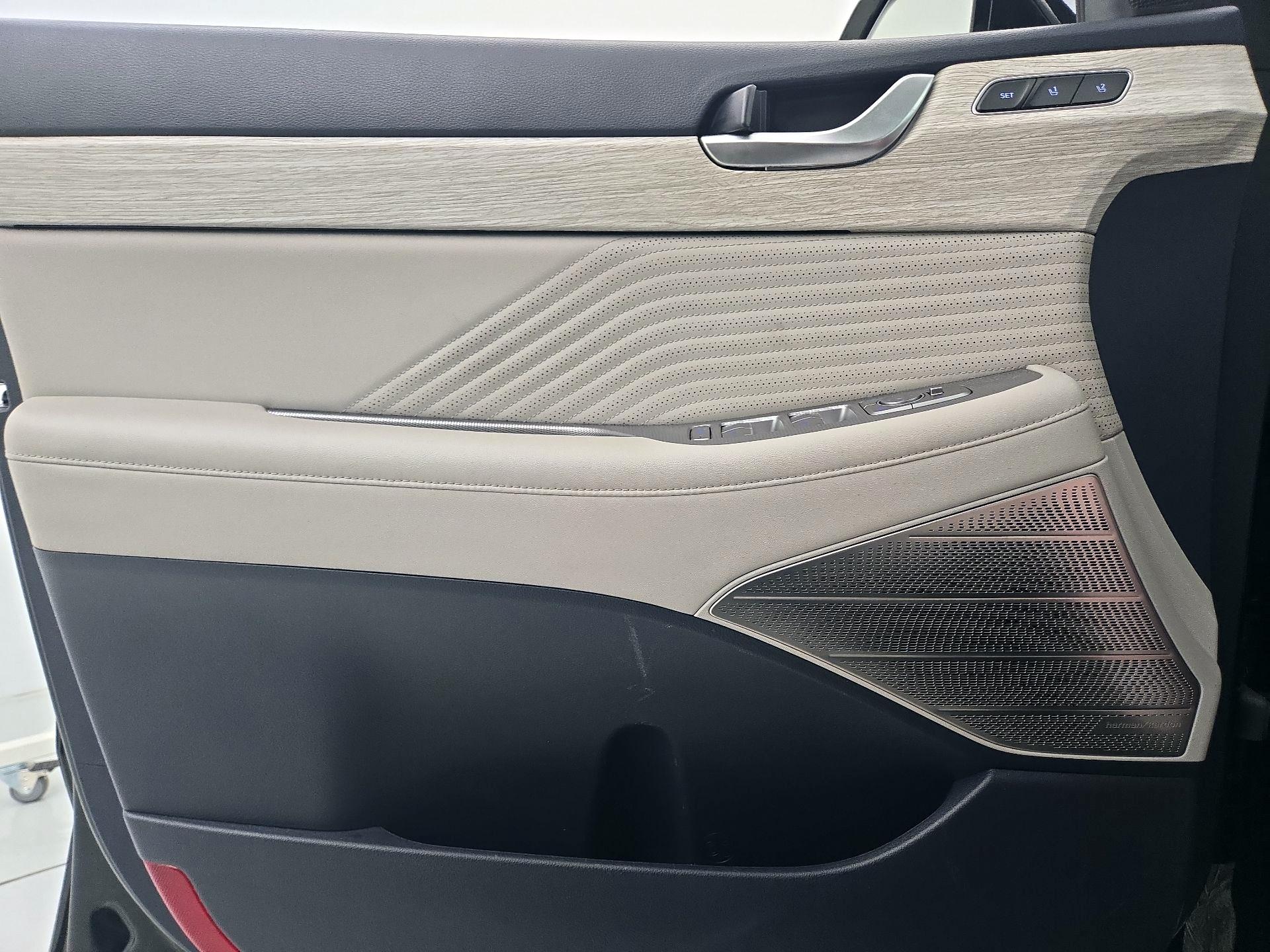 Thumbnail: 2023 Hyundai Palisade - 12