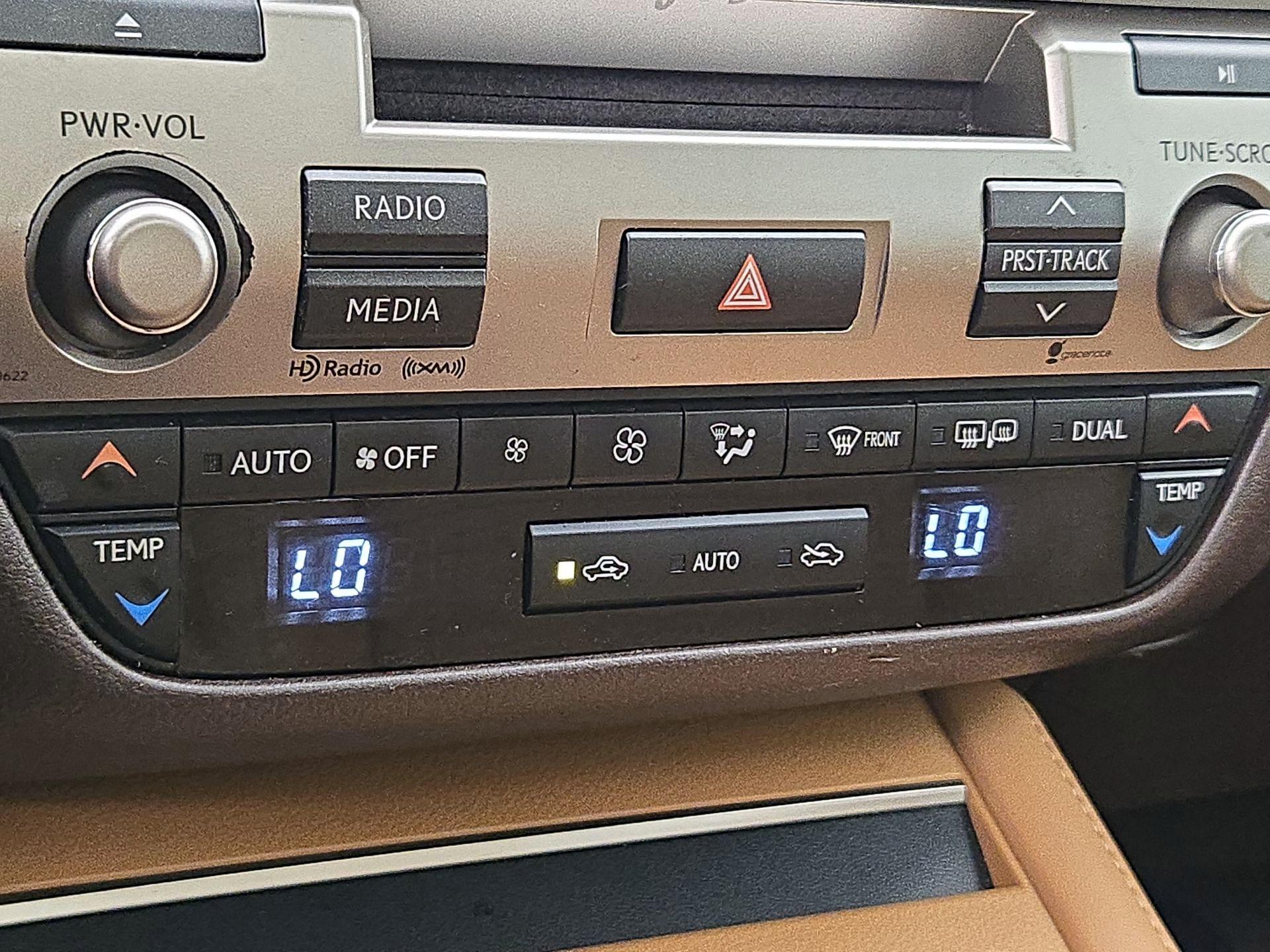 Thumbnail: 2016 Lexus ES - 16
