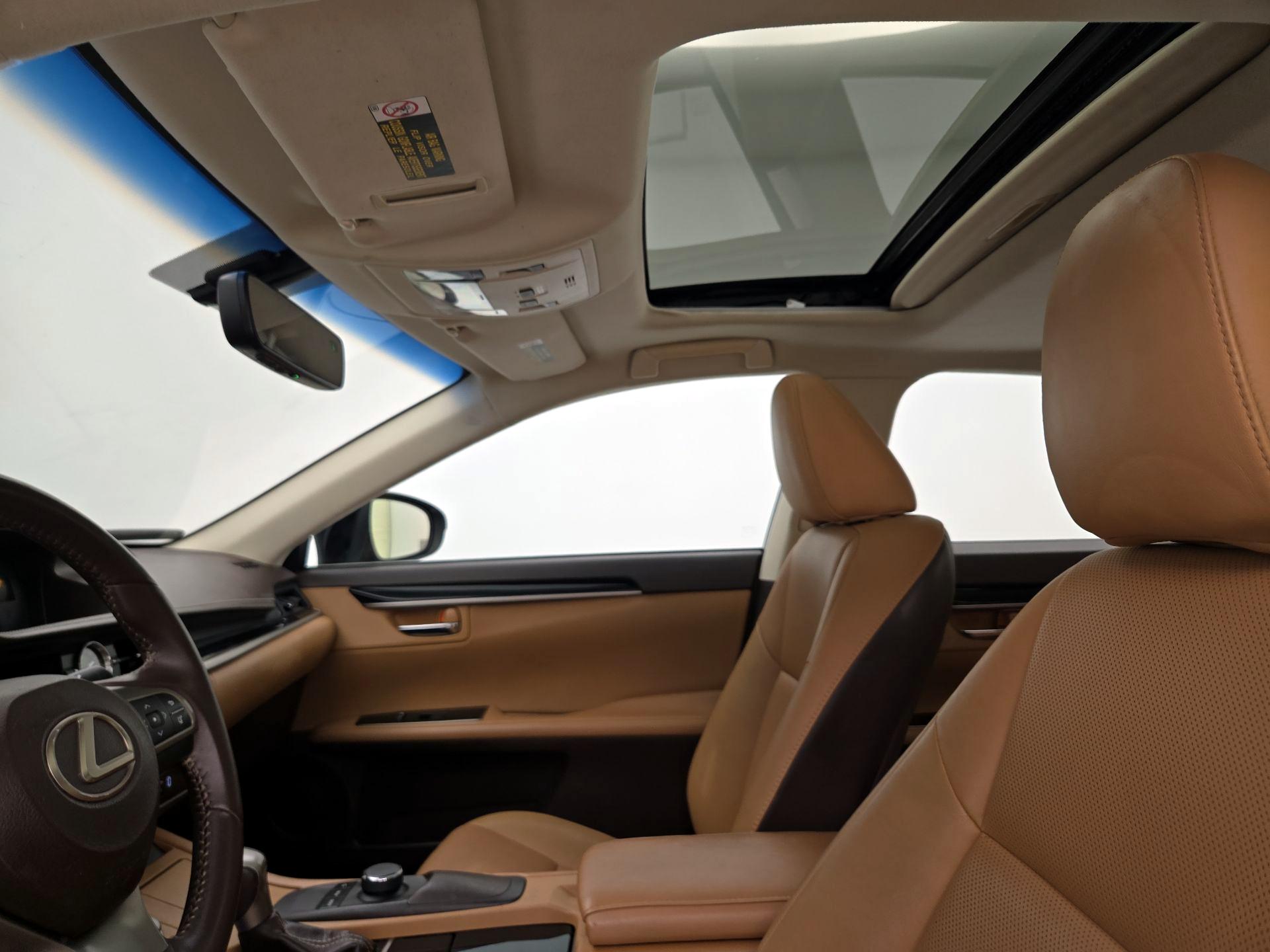 Thumbnail: 2016 Lexus ES - 19