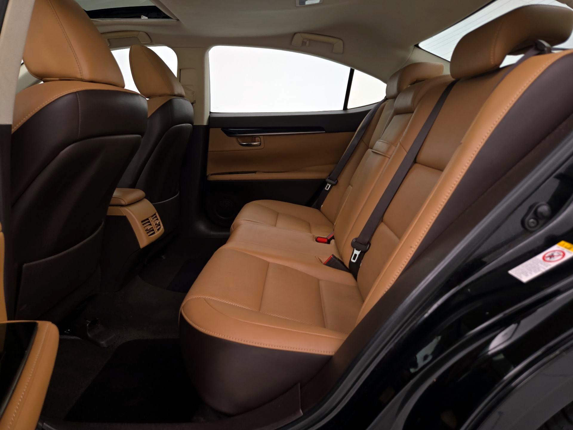 Thumbnail: 2016 Lexus ES - 20