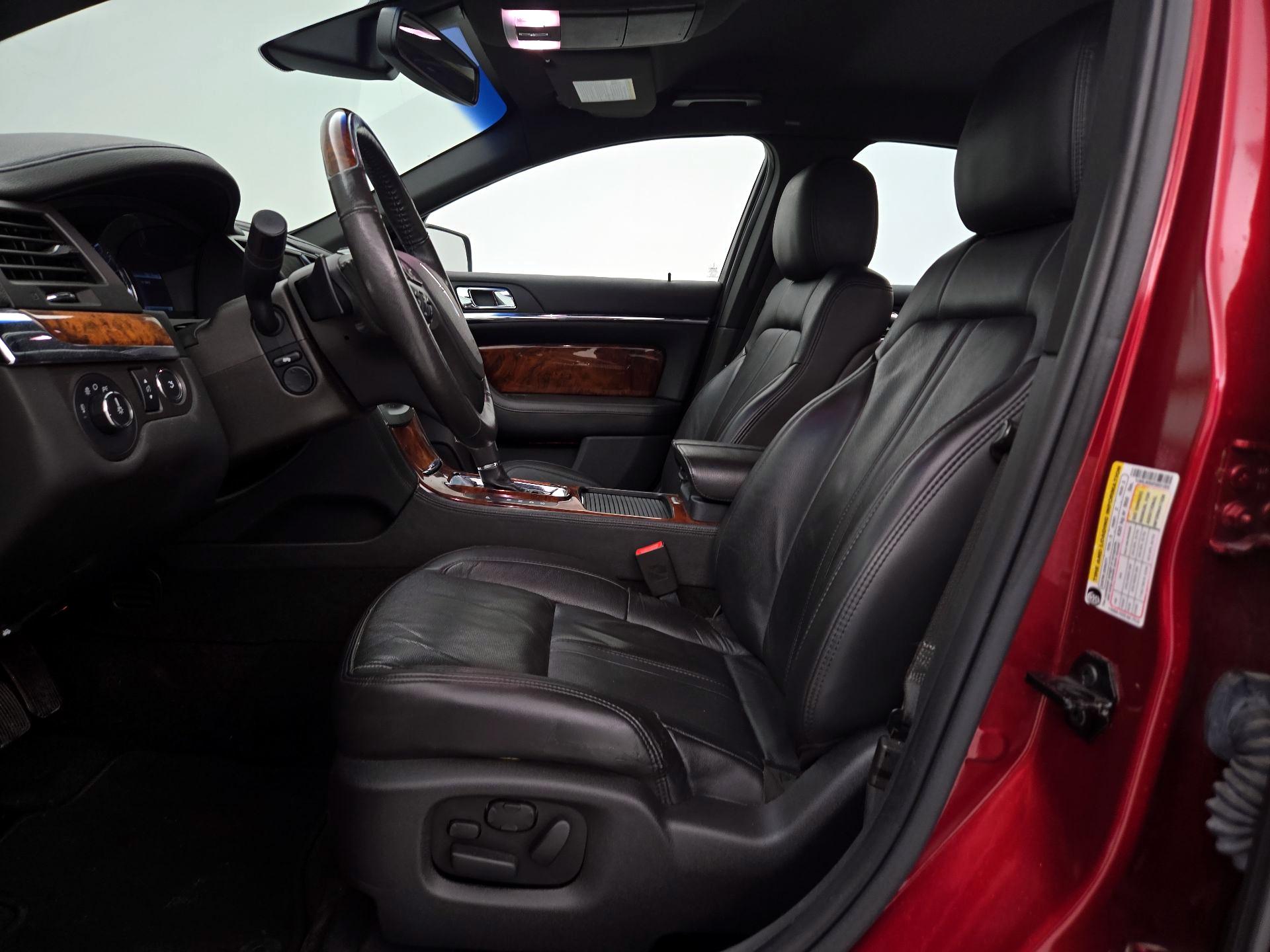Thumbnail: 2015 Lincoln MKS - 11
