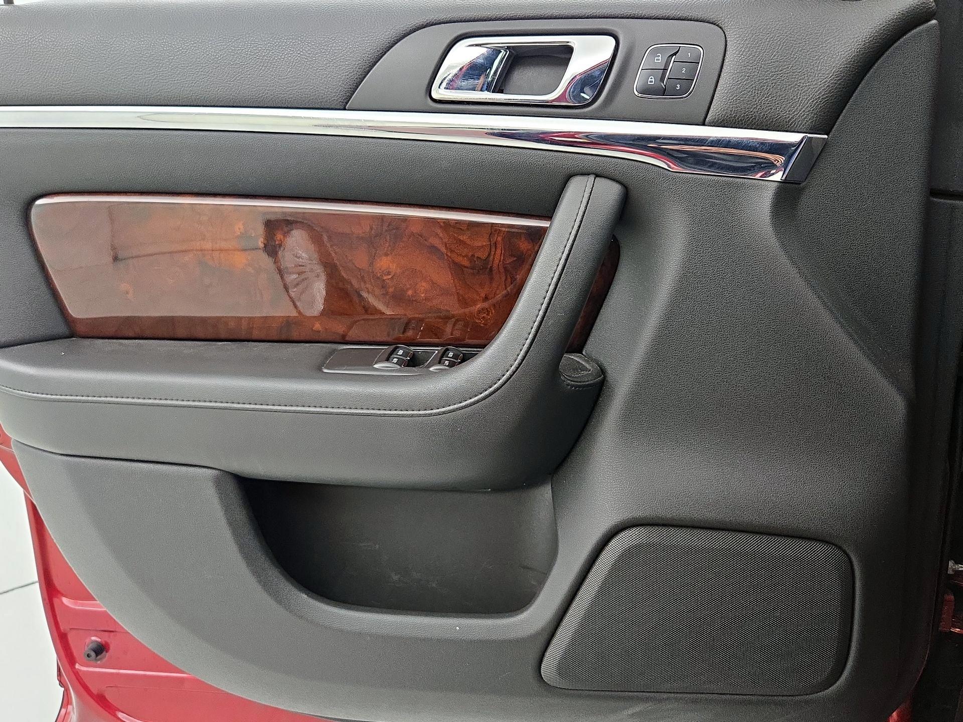 Thumbnail: 2015 Lincoln MKS - 12