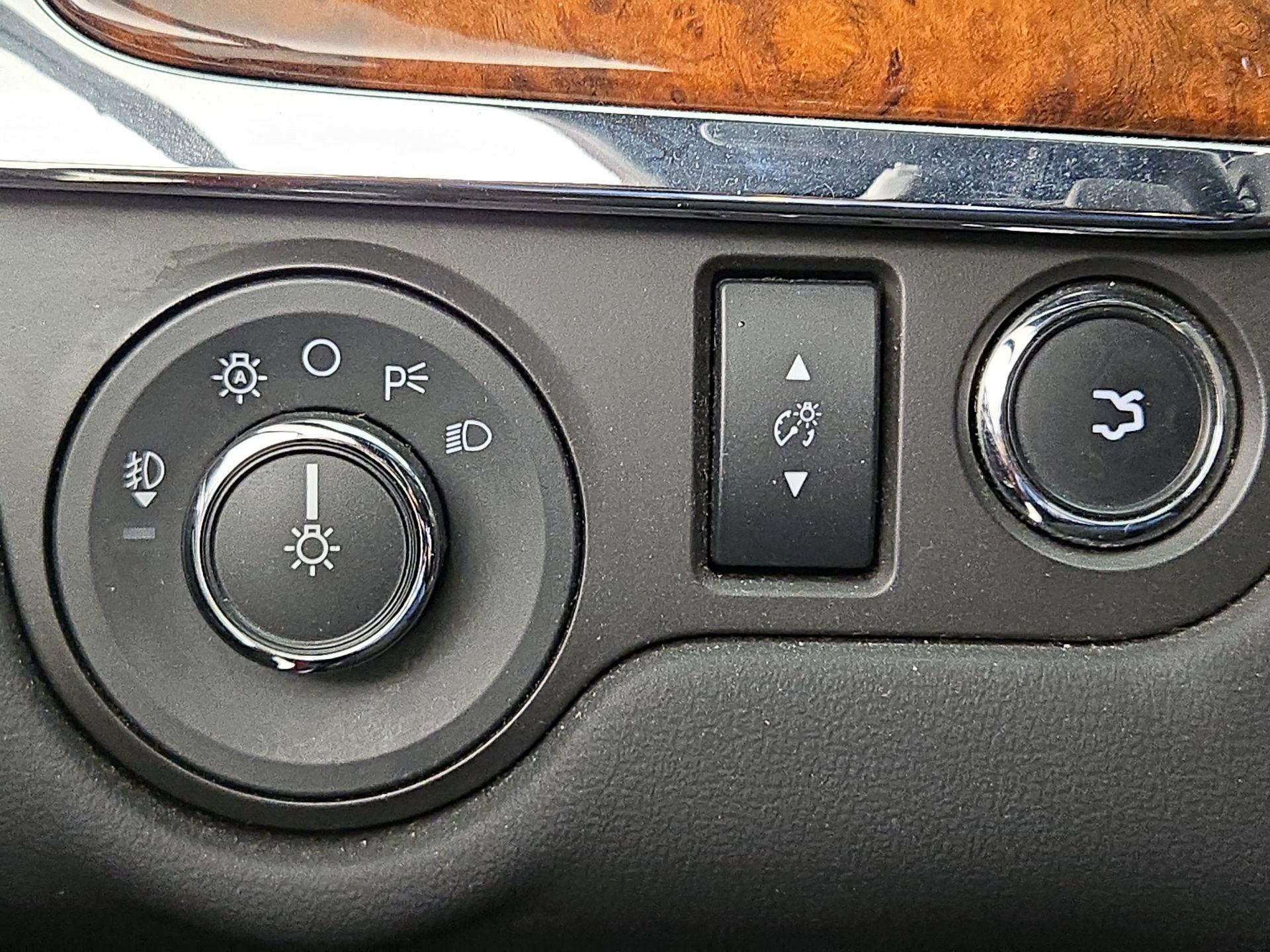 Thumbnail: 2015 Lincoln MKS - 13