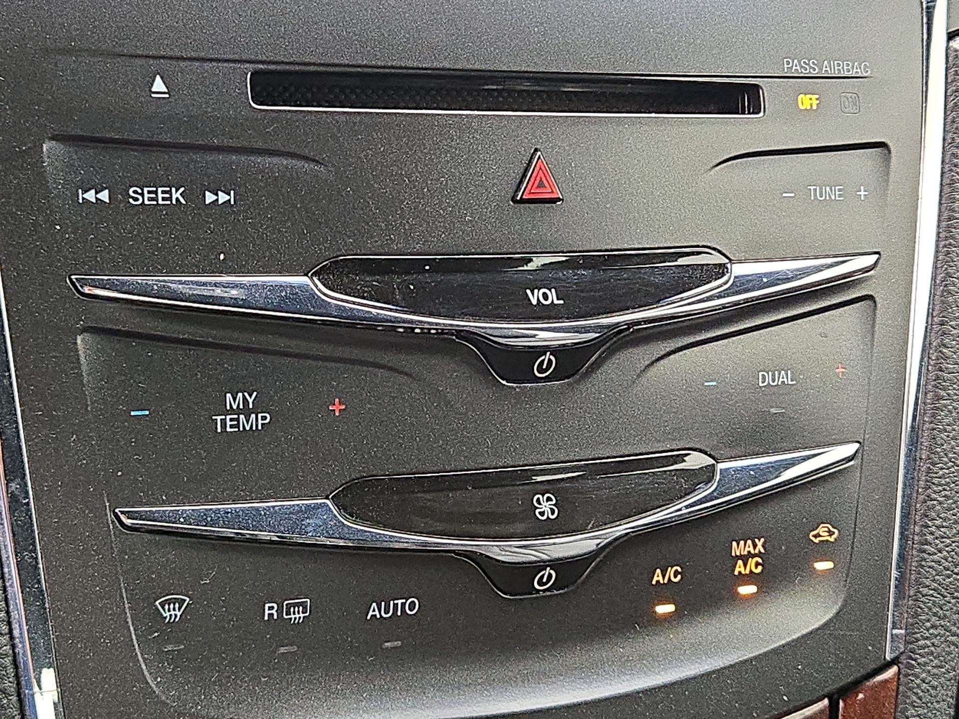 Thumbnail: 2015 Lincoln MKS - 16
