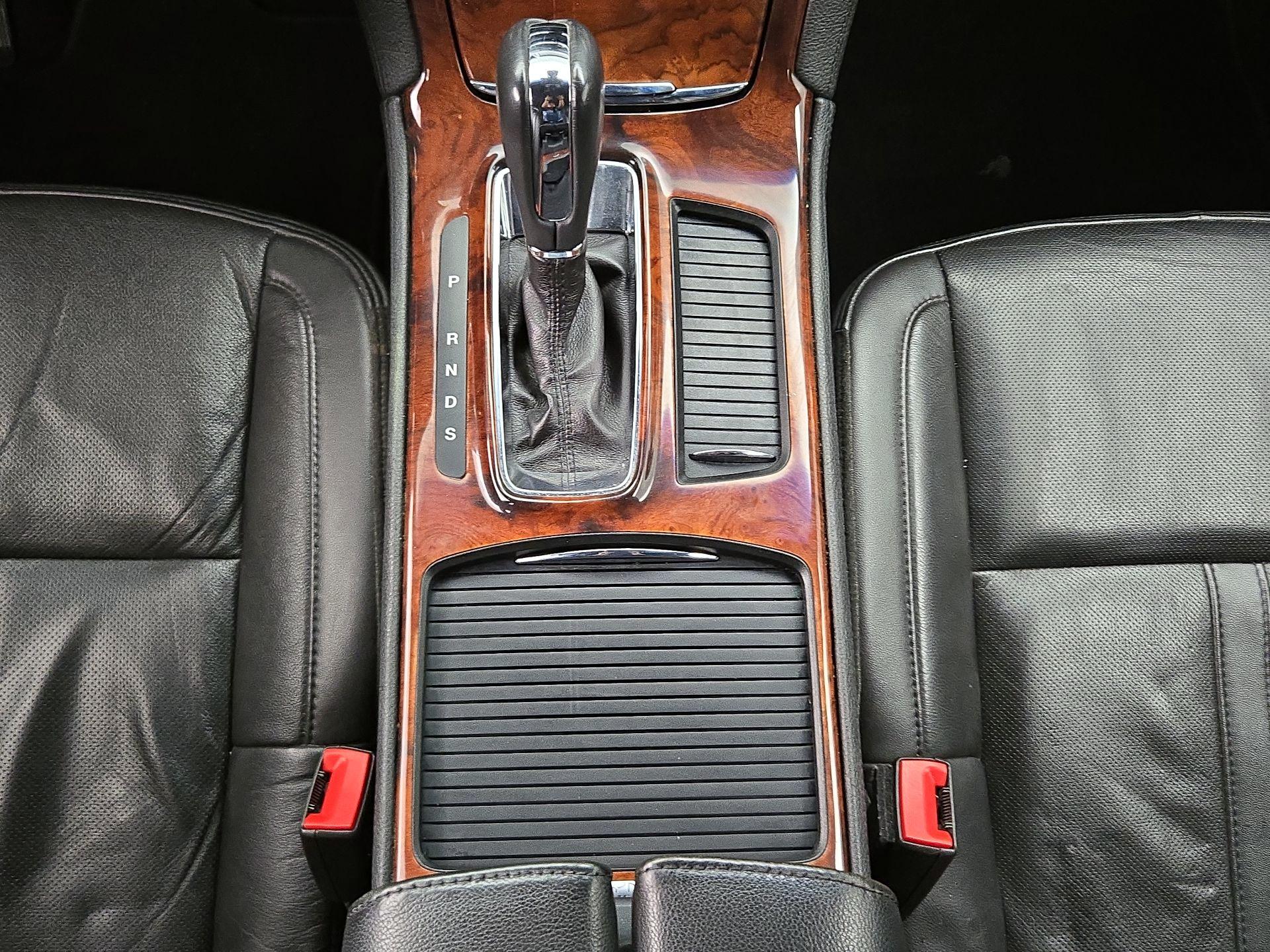 Thumbnail: 2015 Lincoln MKS - 17