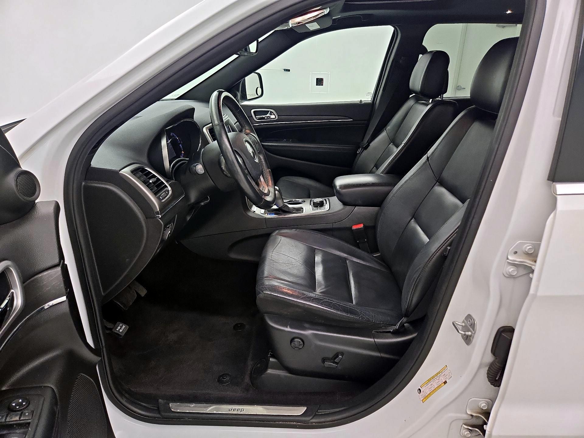 Thumbnail: 2018 Jeep Grand Cherokee - 11