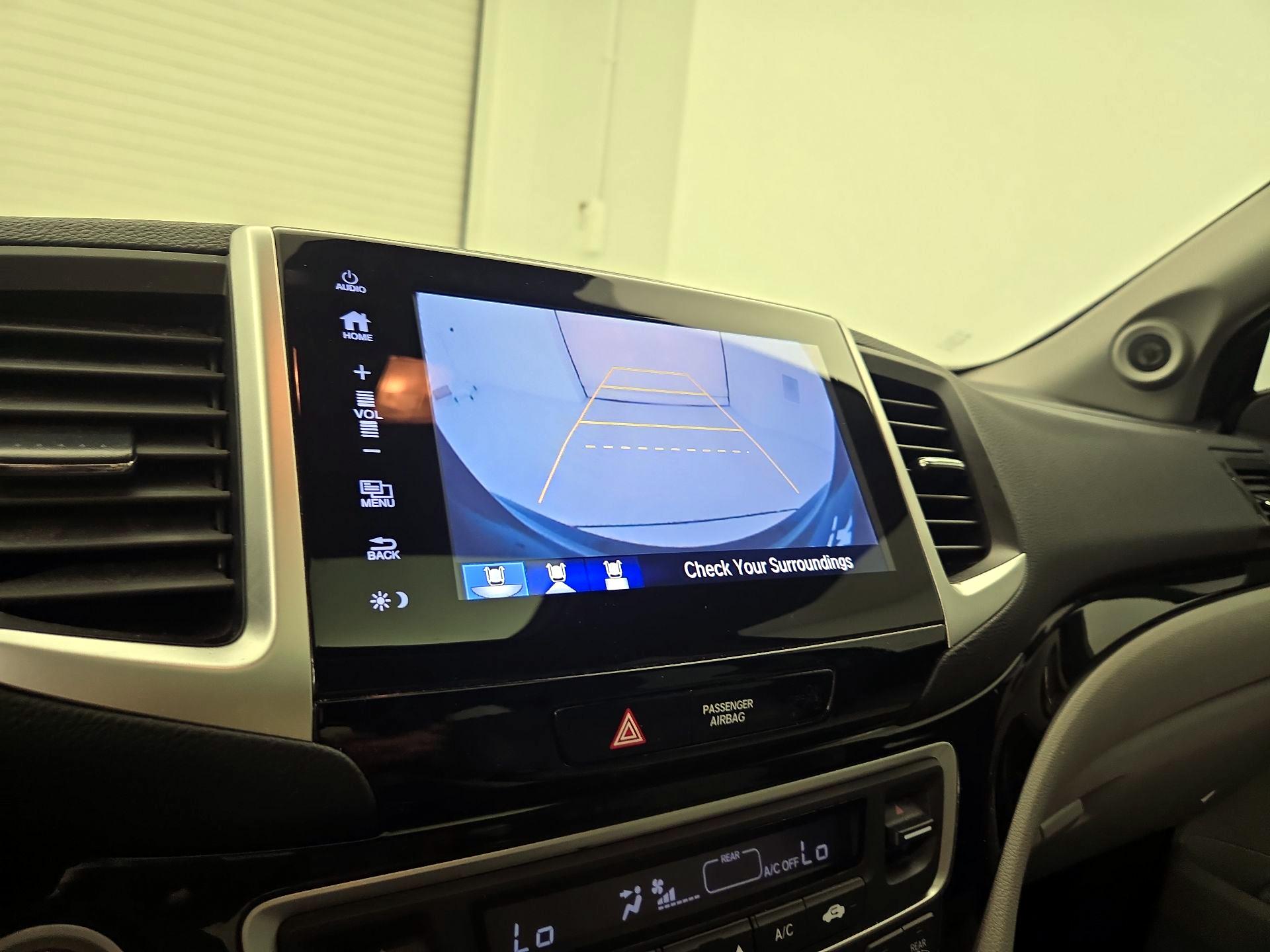 Thumbnail: 2017 Honda Pilot - 14