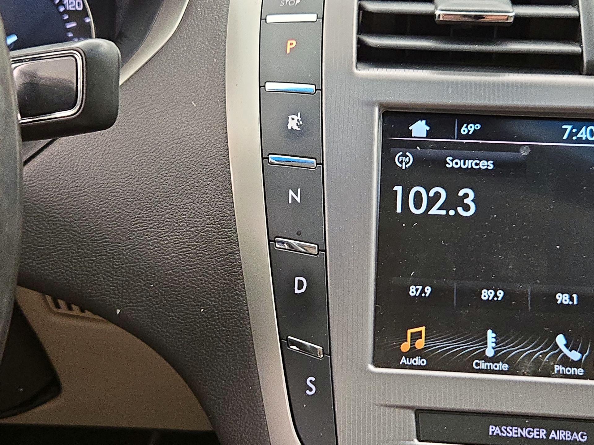 Thumbnail: 2017 Lincoln MKZ - 18