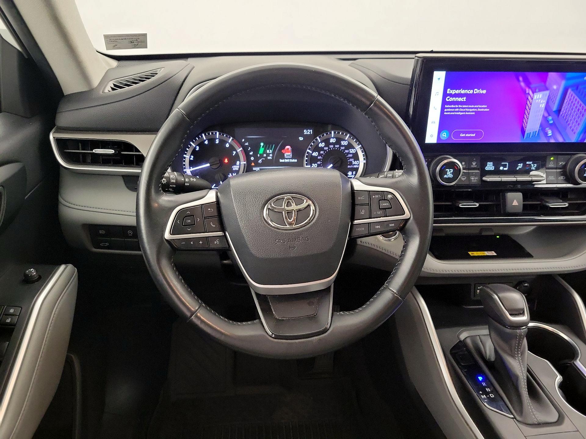 Thumbnail: 2023 Toyota Highlander - 10
