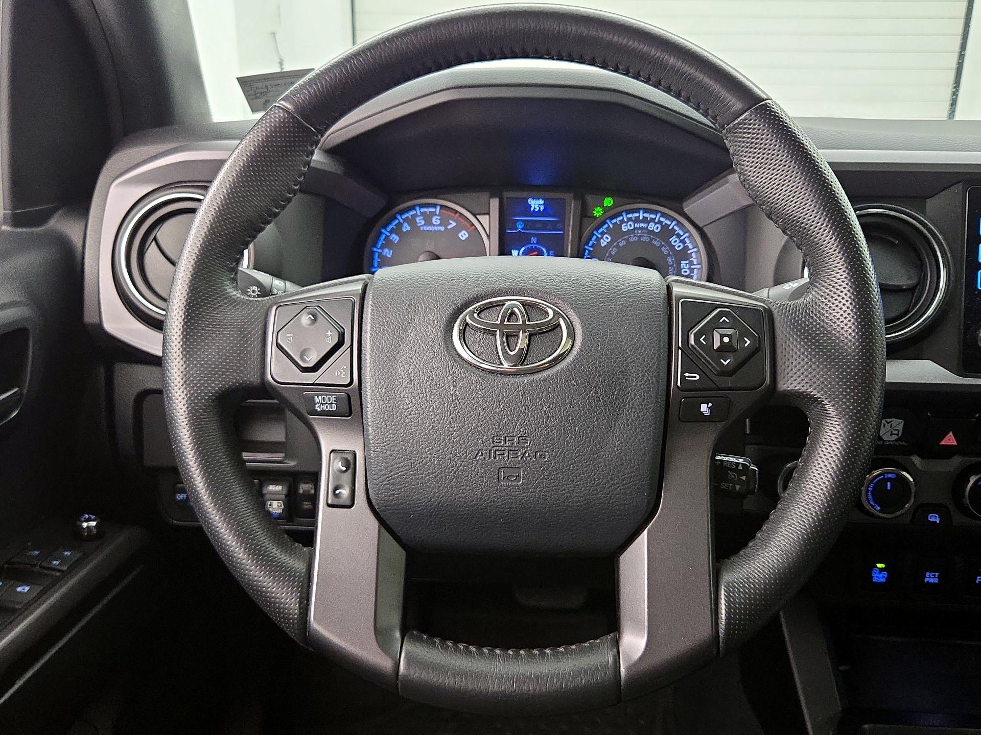 Thumbnail: 2017 Toyota Tacoma - 10