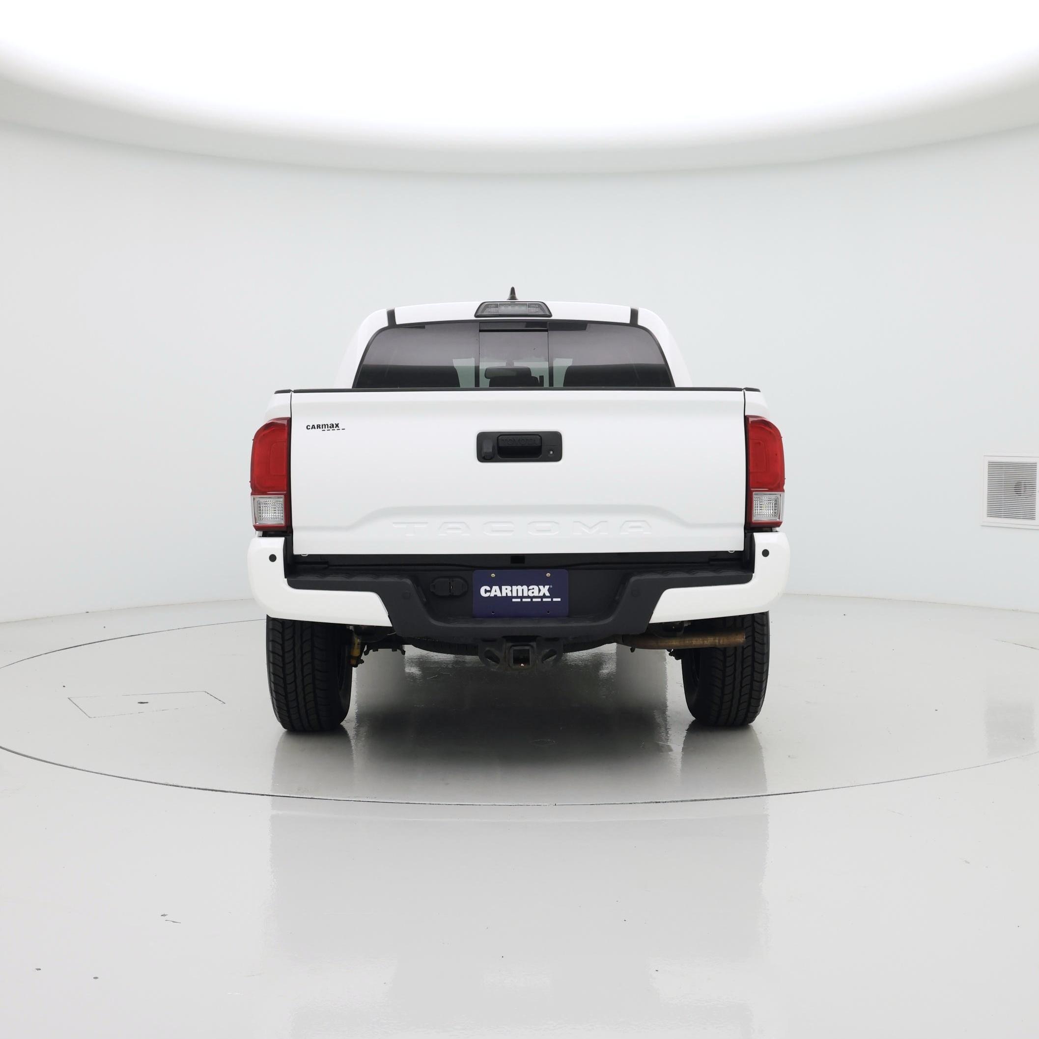 Thumbnail: 2017 Toyota Tacoma - 6