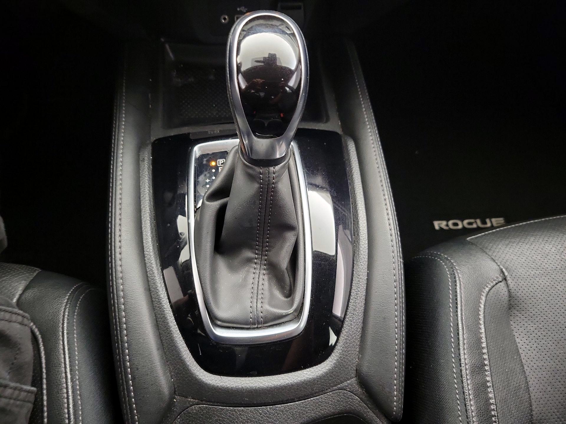 Thumbnail: 2018 Nissan Rogue - 18