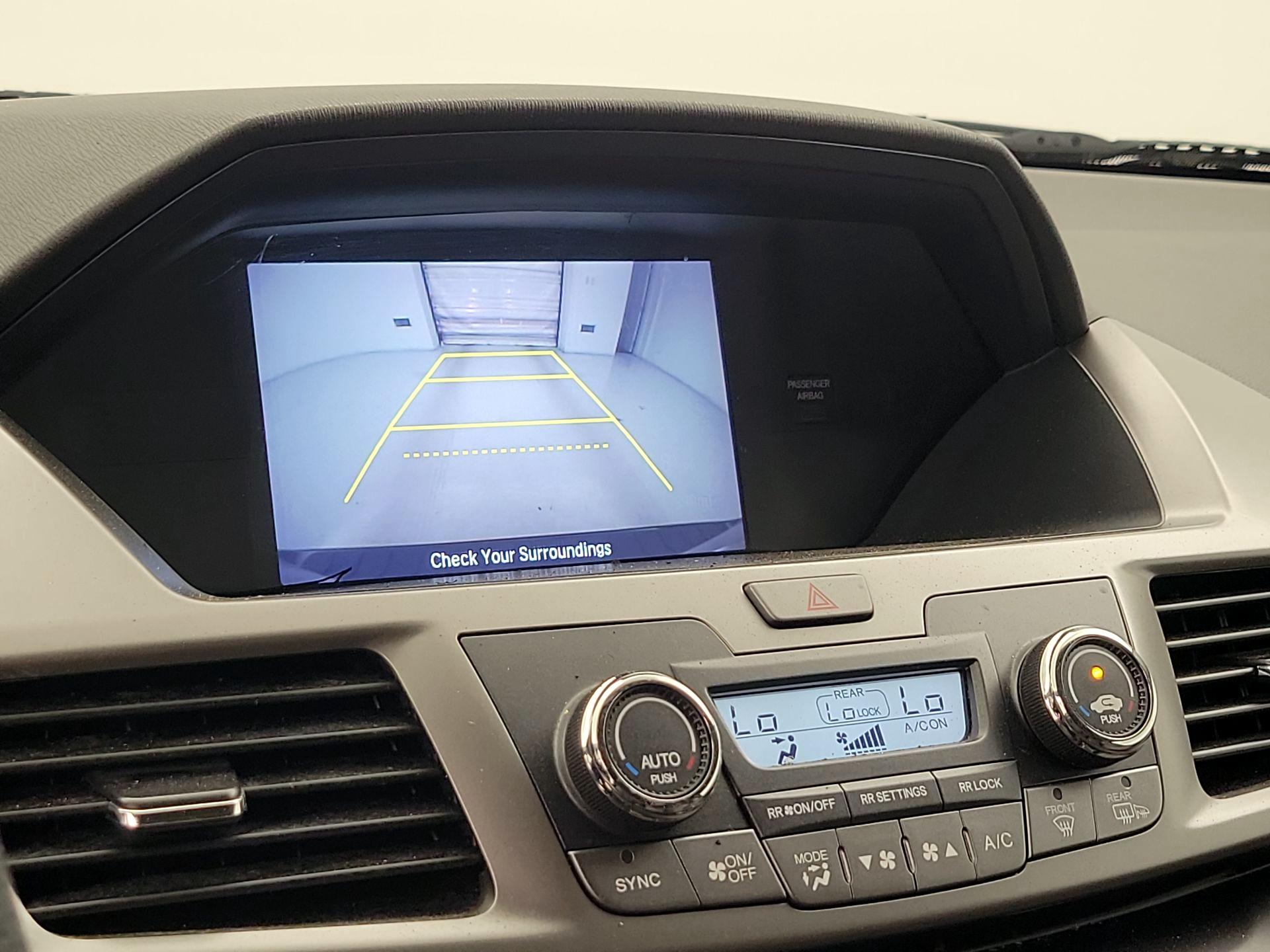 Thumbnail: 2016 Honda Odyssey - 14